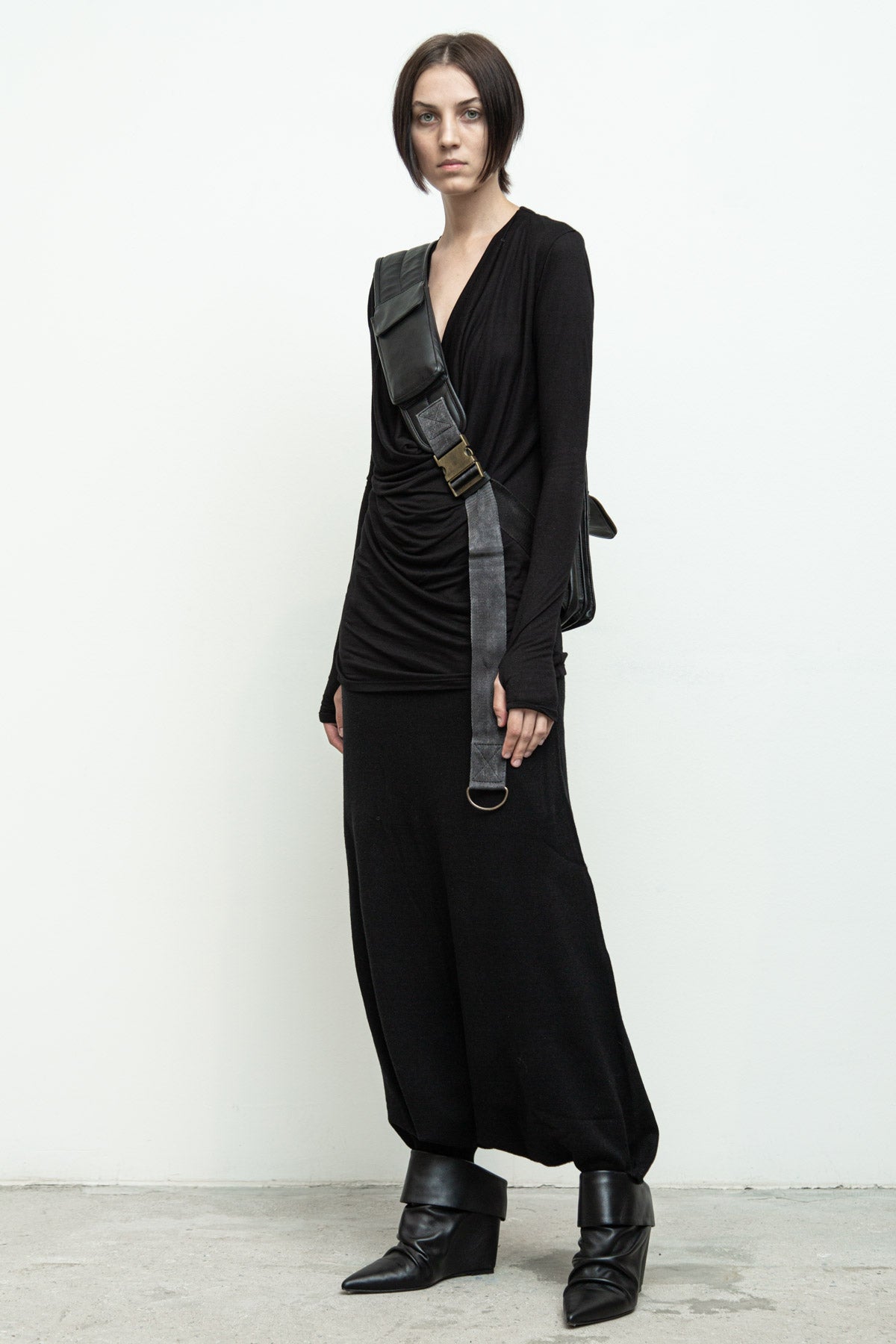 files/A-181-SlingPack-Black-02.jpg