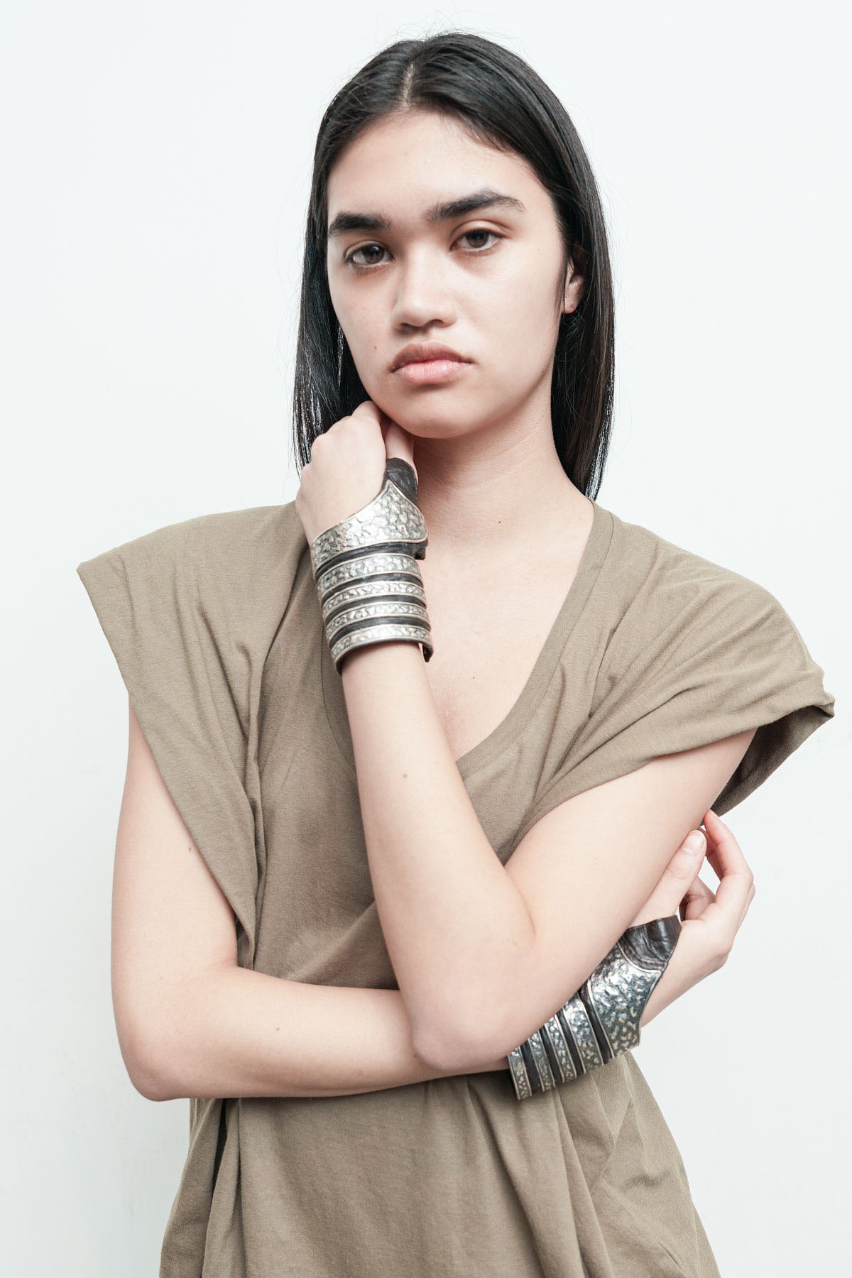 files/NicholasK-4bandcuff-brown-01.jpg