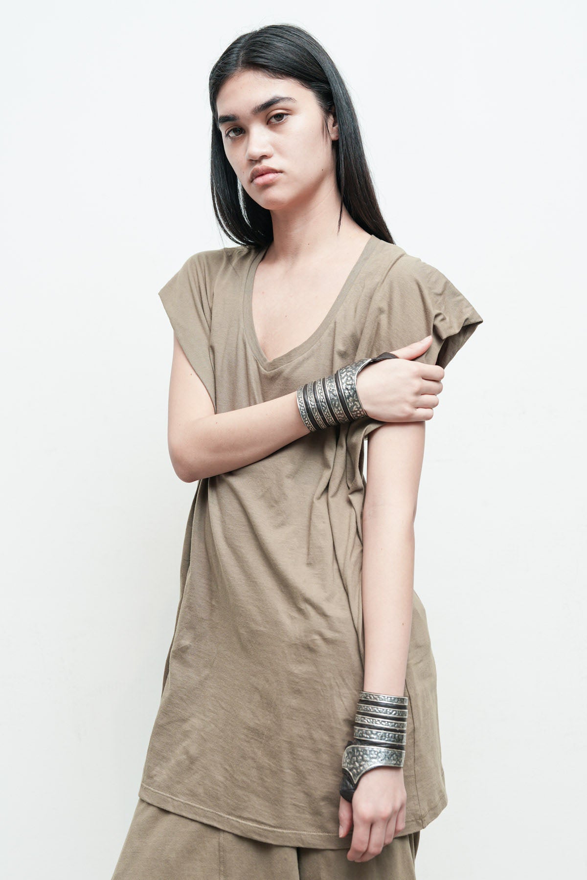 files/NicholasK-4bandcuff-brown-02.jpg