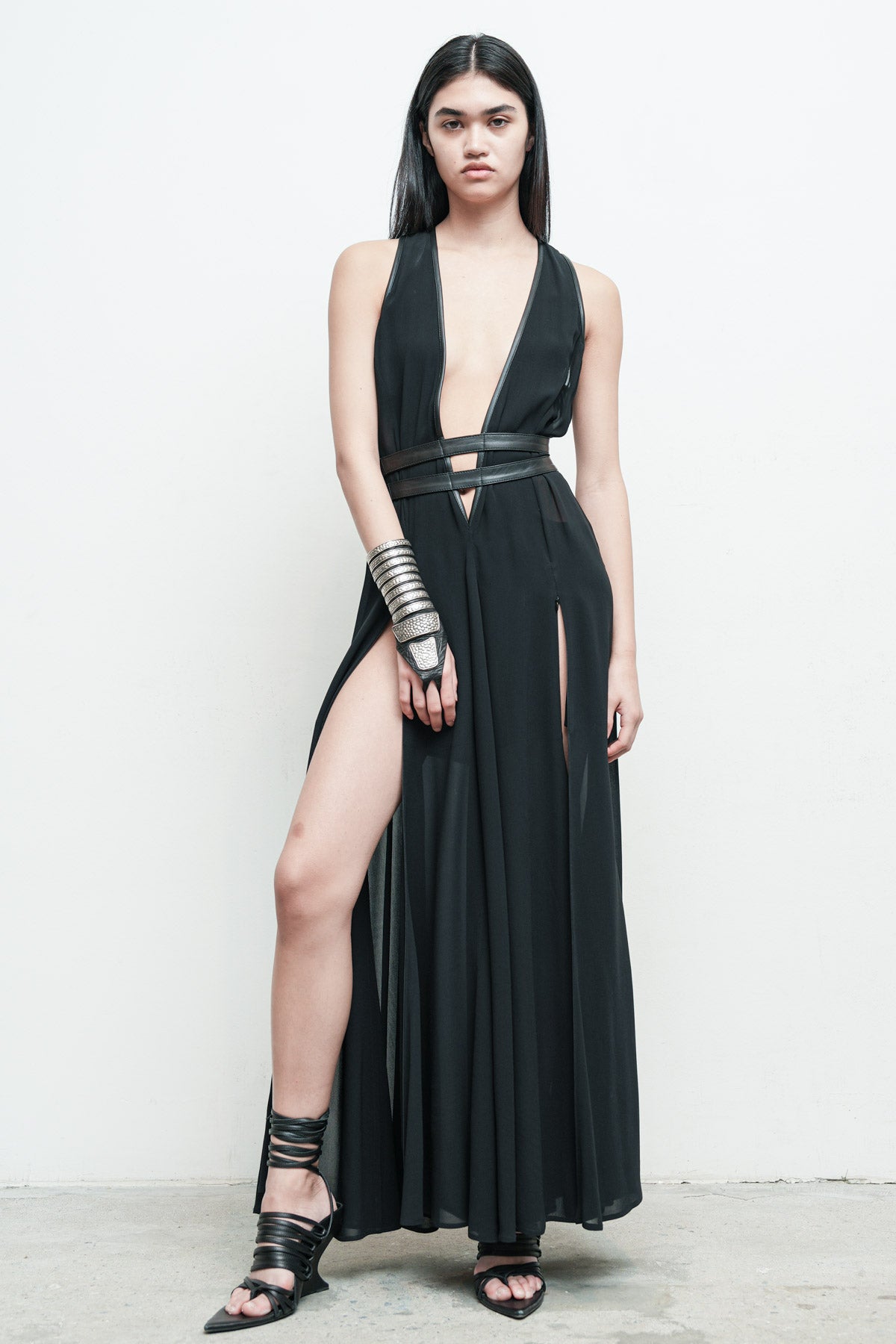 files/NicholasK-8BandCuff-Black-04.jpg