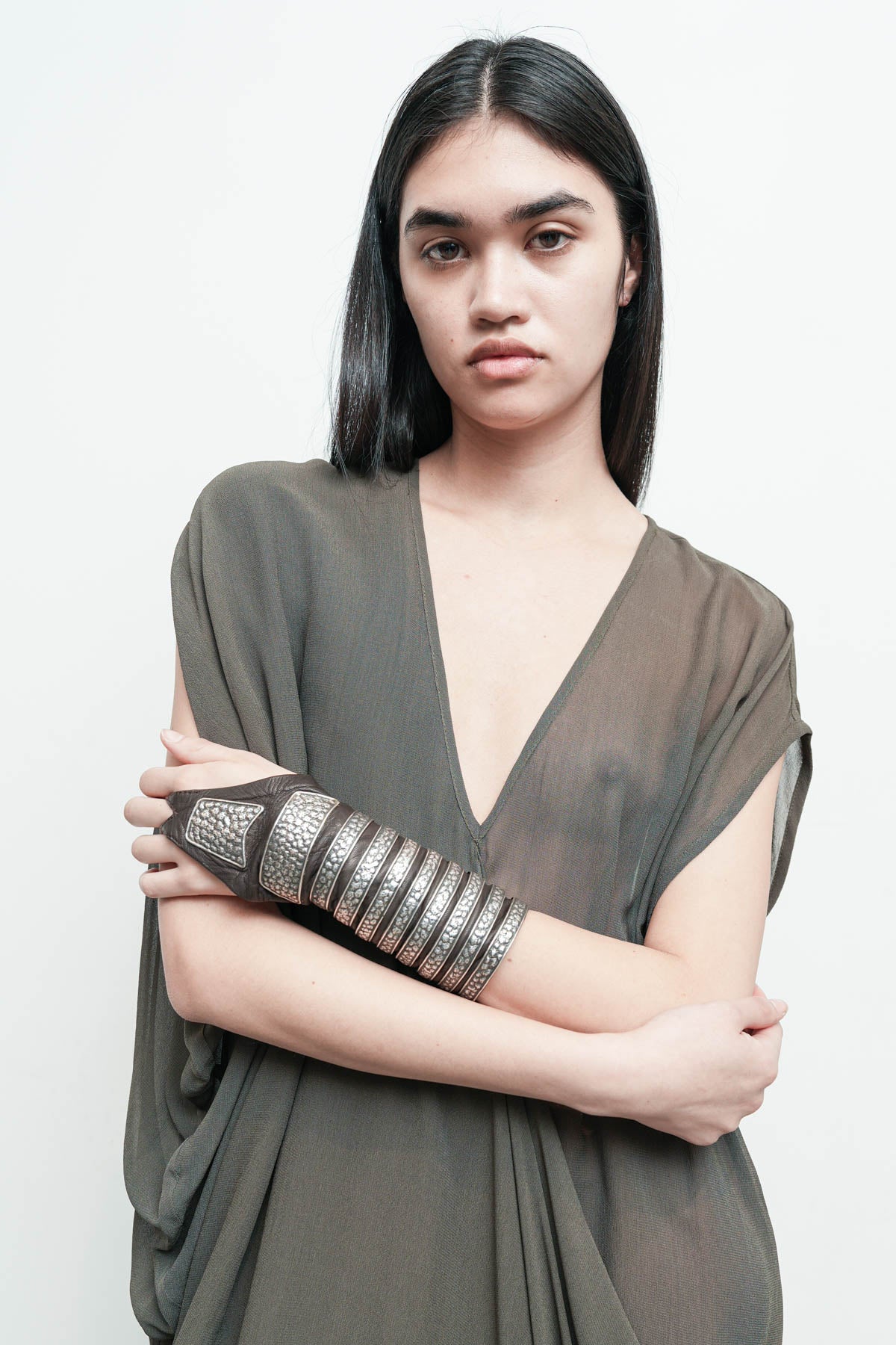 files/NicholasK-8BandCuff-Brown-03_a96c59bd-476f-481d-94c8-8d377fee763d.jpg