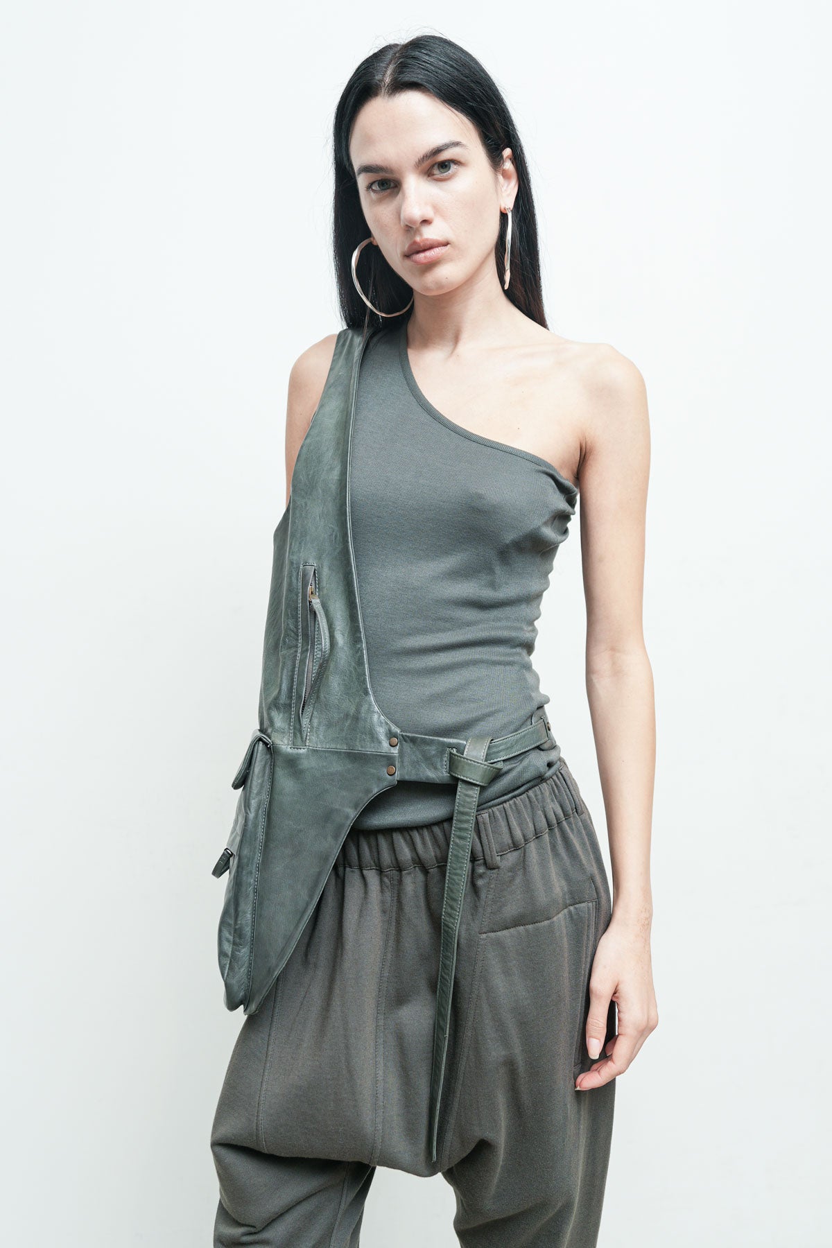 files/NicholasK-A-193-LoganVest-Moss-01.jpg