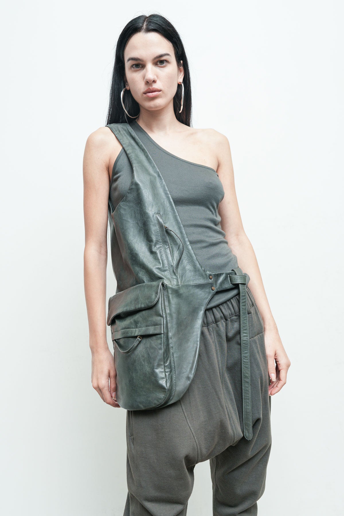 files/NicholasK-A-193-LoganVest-Moss-04.jpg