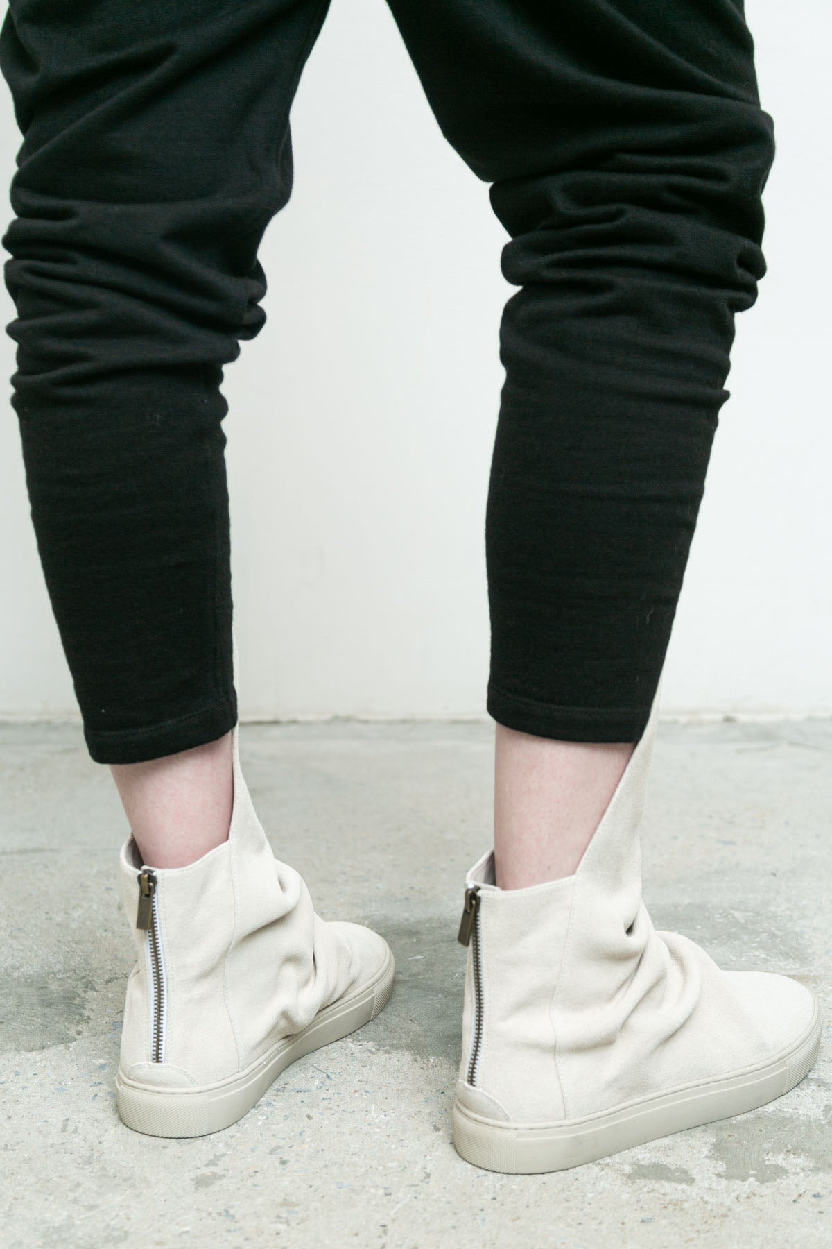 files/NicholasK-A-210B-VidalSneaker-OffWhite-A-210B-VidalSneaker-OffWhite-05.jpg