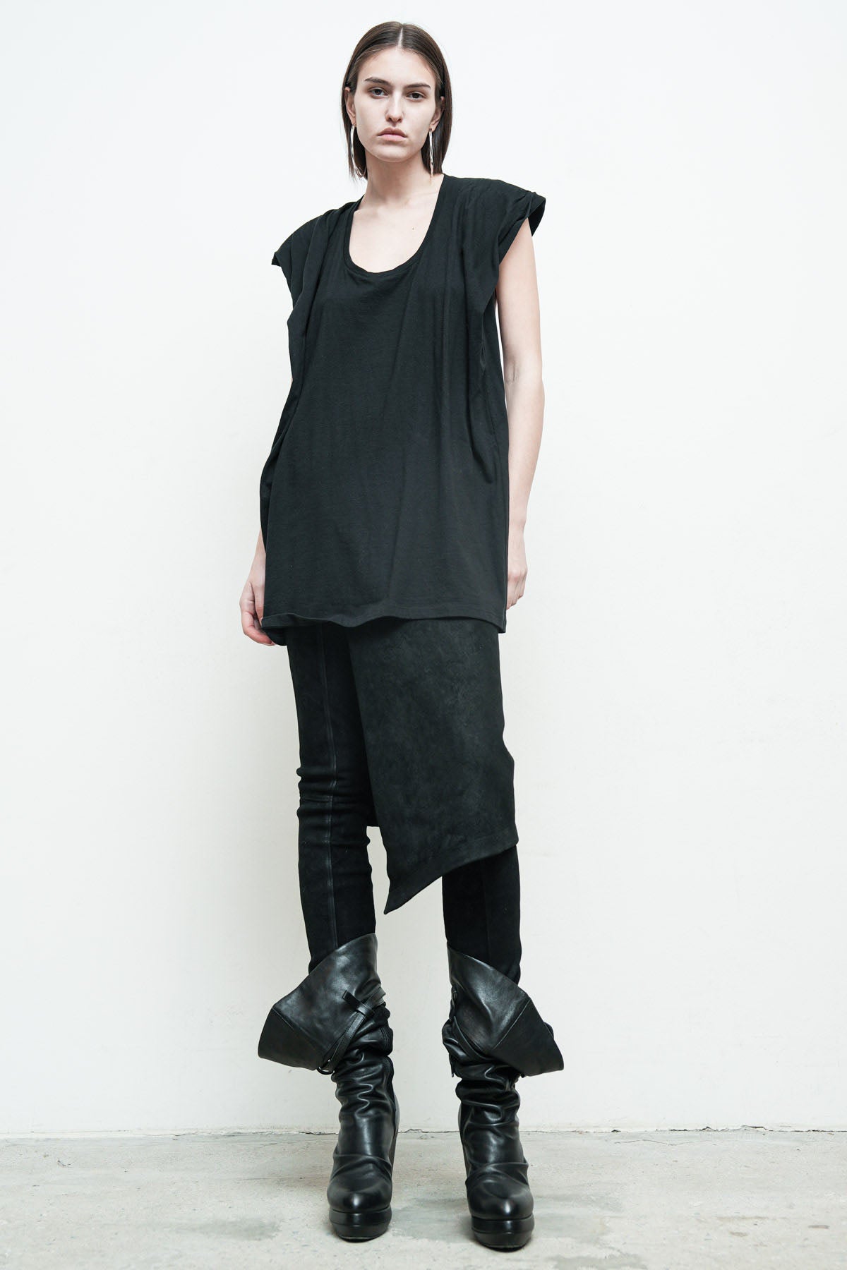 files/NicholasK-K-230-TheaTank-Black-02.jpg