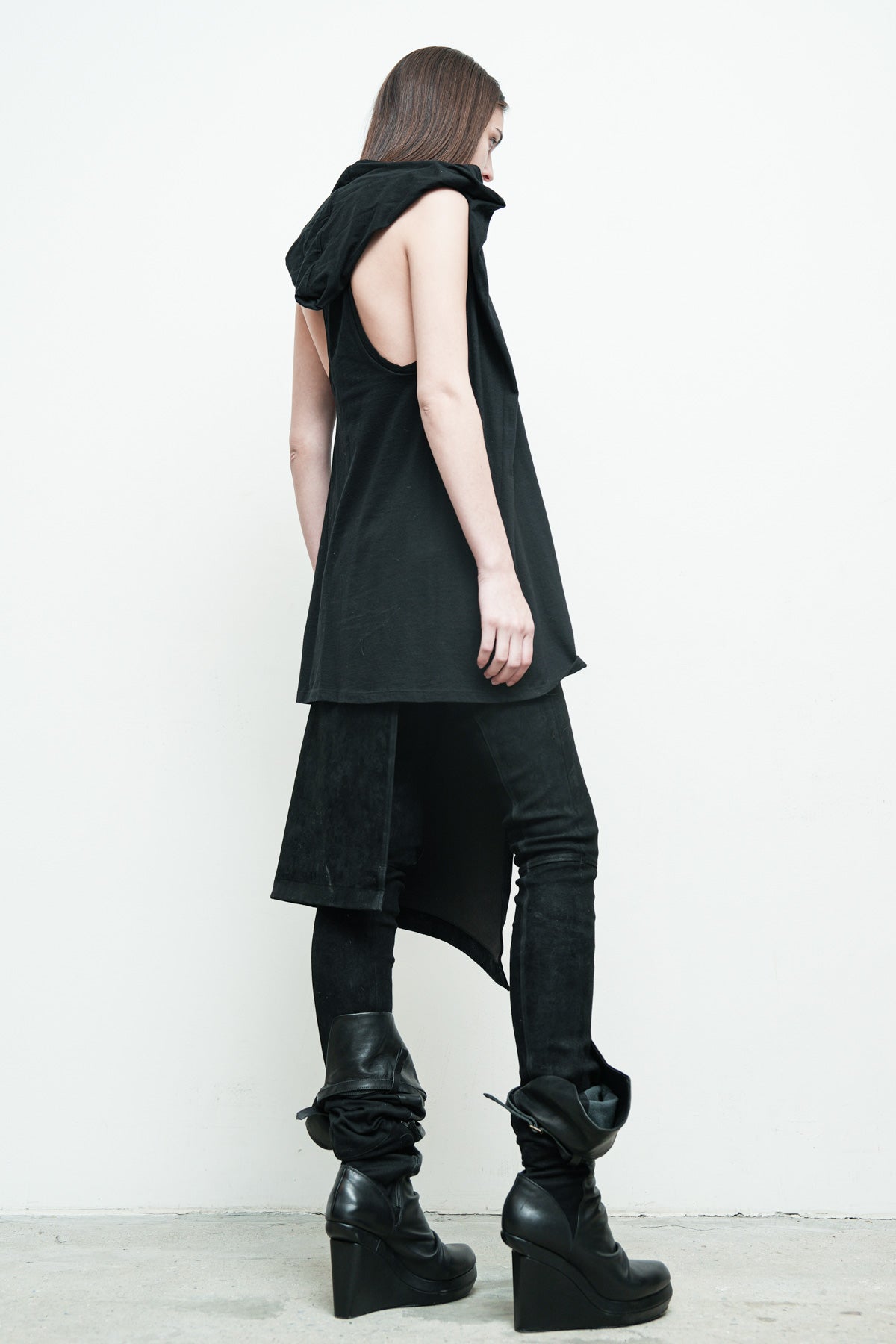 files/NicholasK-K-230-TheaTank-Black-03.jpg