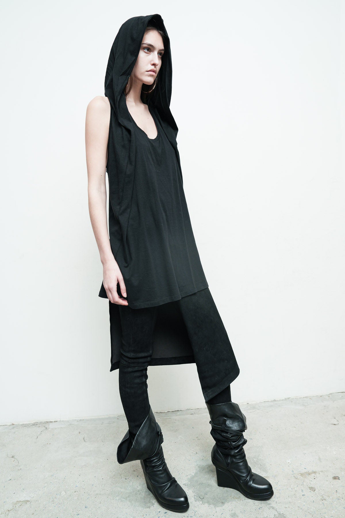 files/NicholasK-K-230-TheaTank-Black-04.jpg