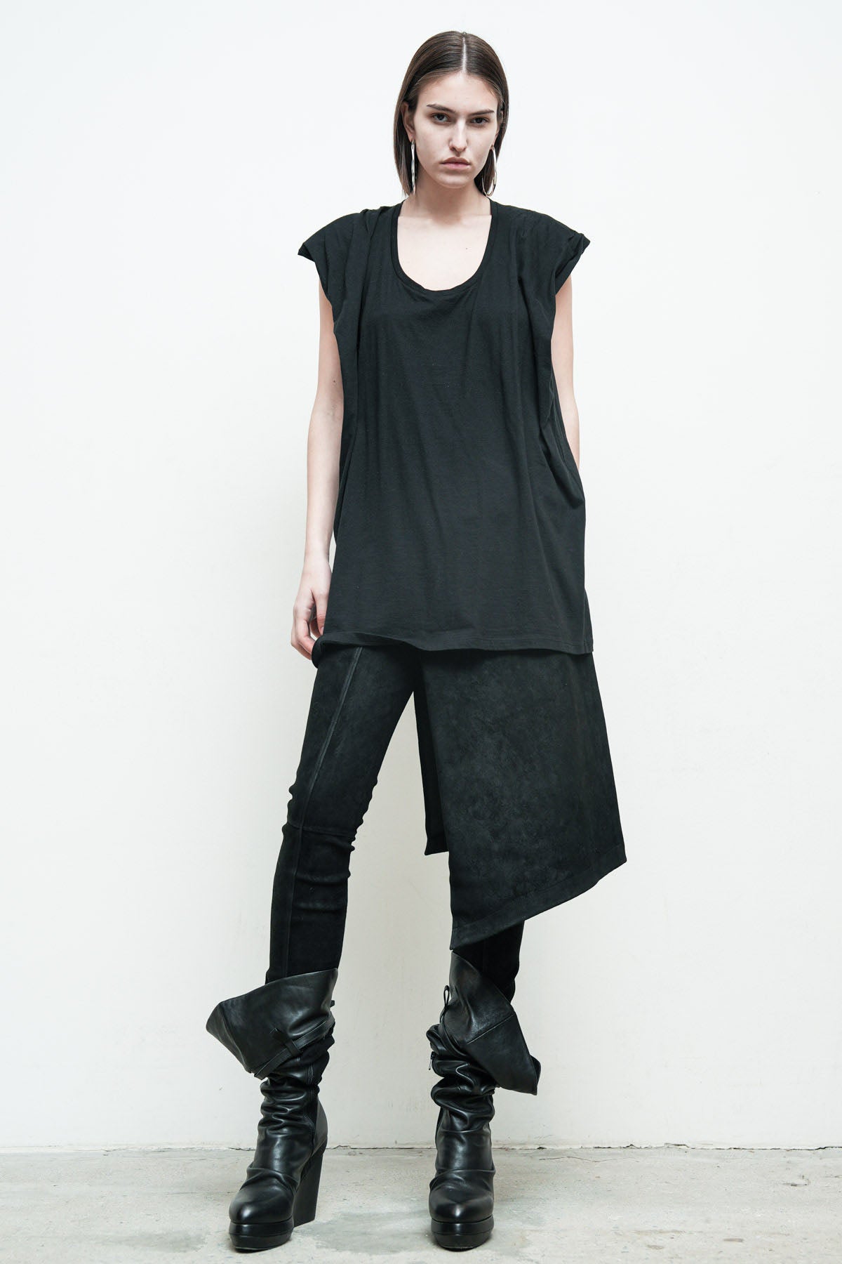 files/NicholasK-K-230-TheaTank-Black-05.jpg