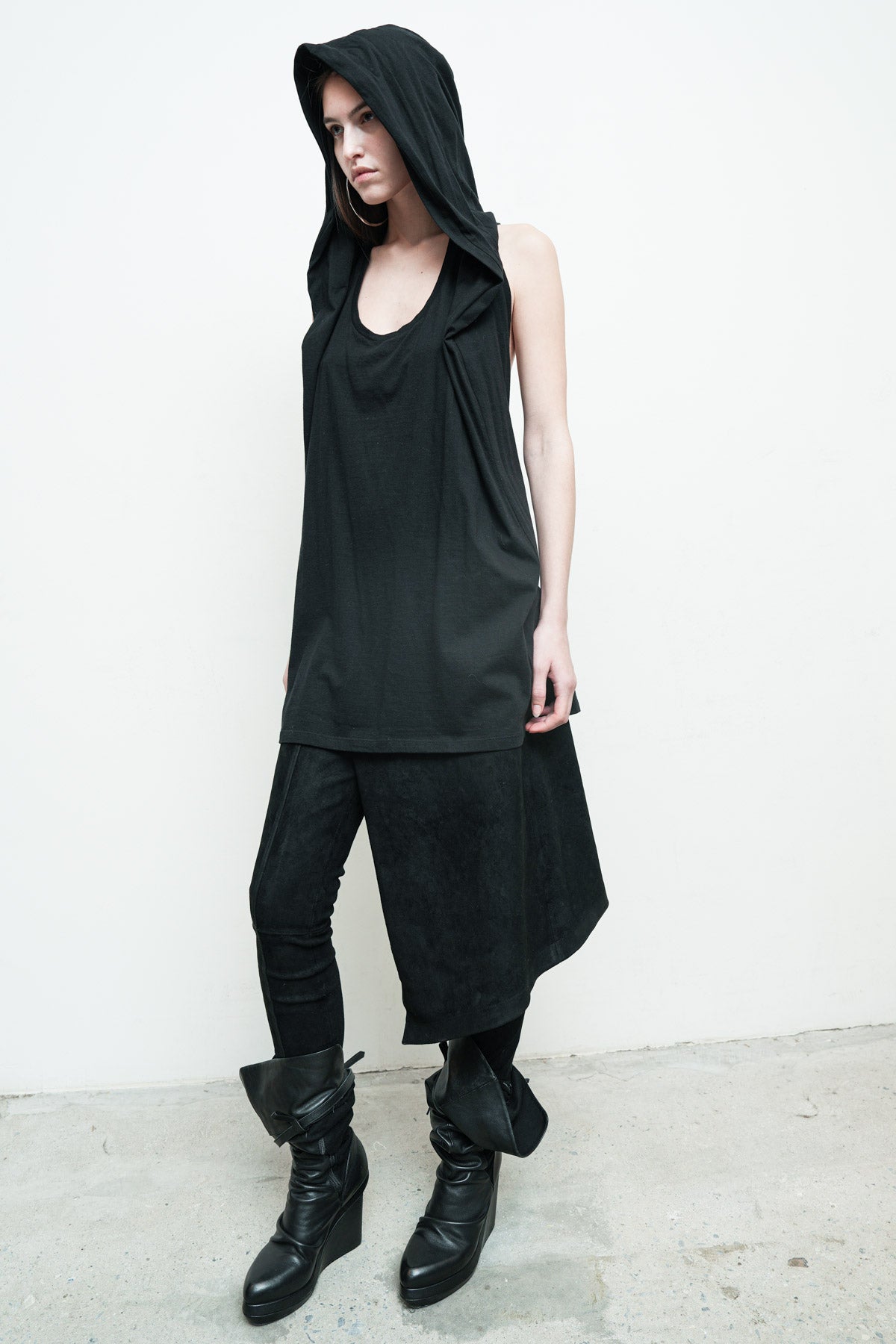 files/NicholasK-K-230-TheaTank-Black-06.jpg