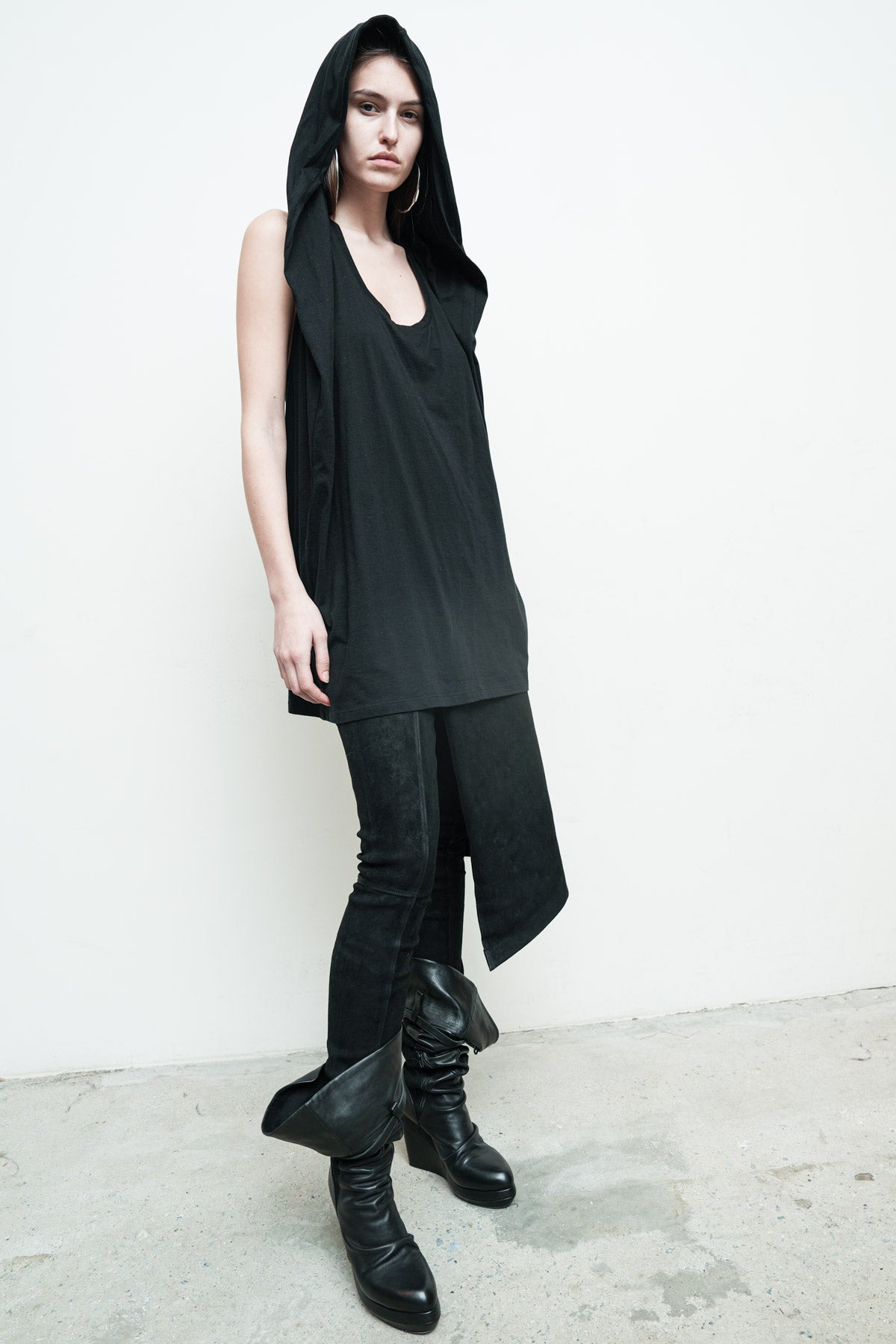 files/NicholasK-K-230-TheaTank-Black-07.jpg