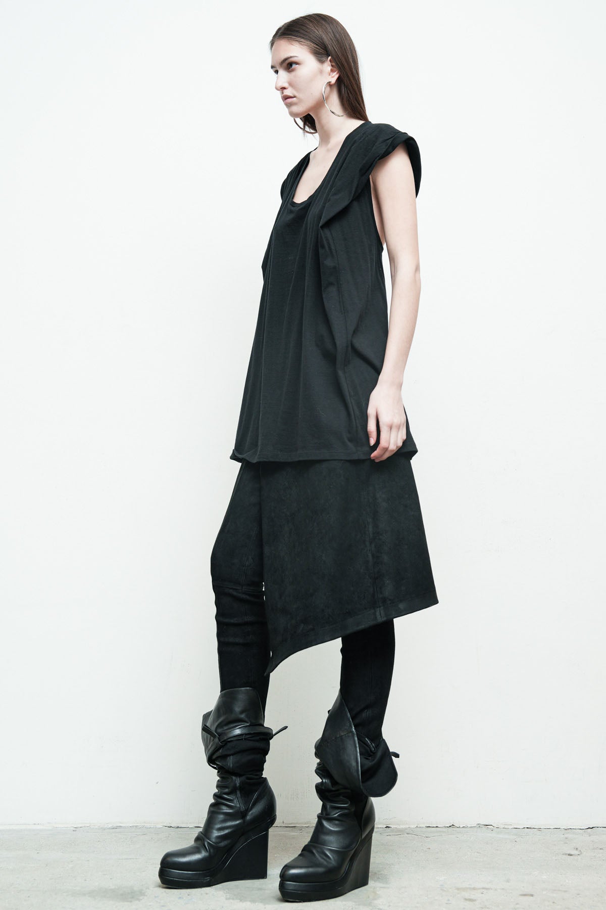 files/NicholasK-K-230-TheaTank-Black-08.jpg