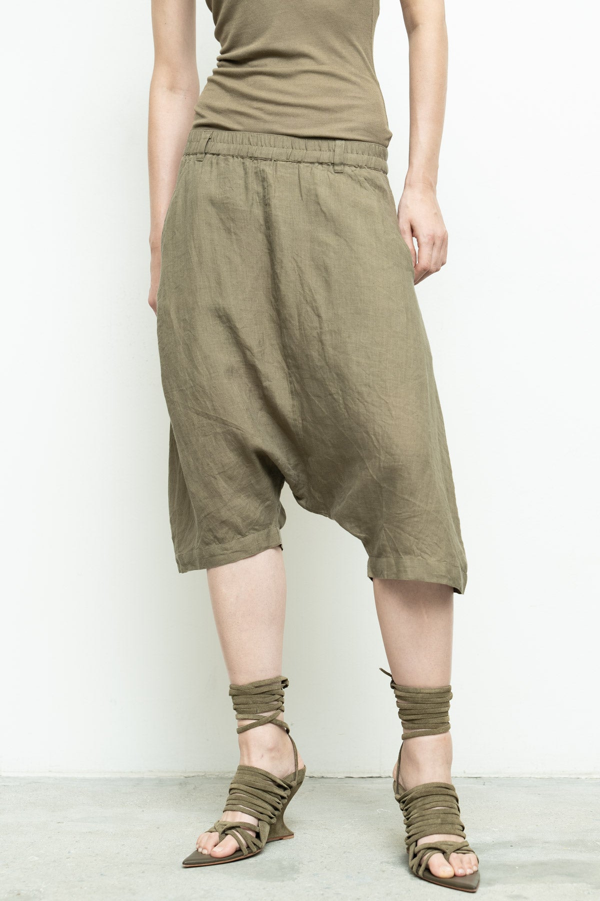 files/NicholasK-K-322-SmithTank-Dune-P-338-MillaShort-Dune-04.jpg