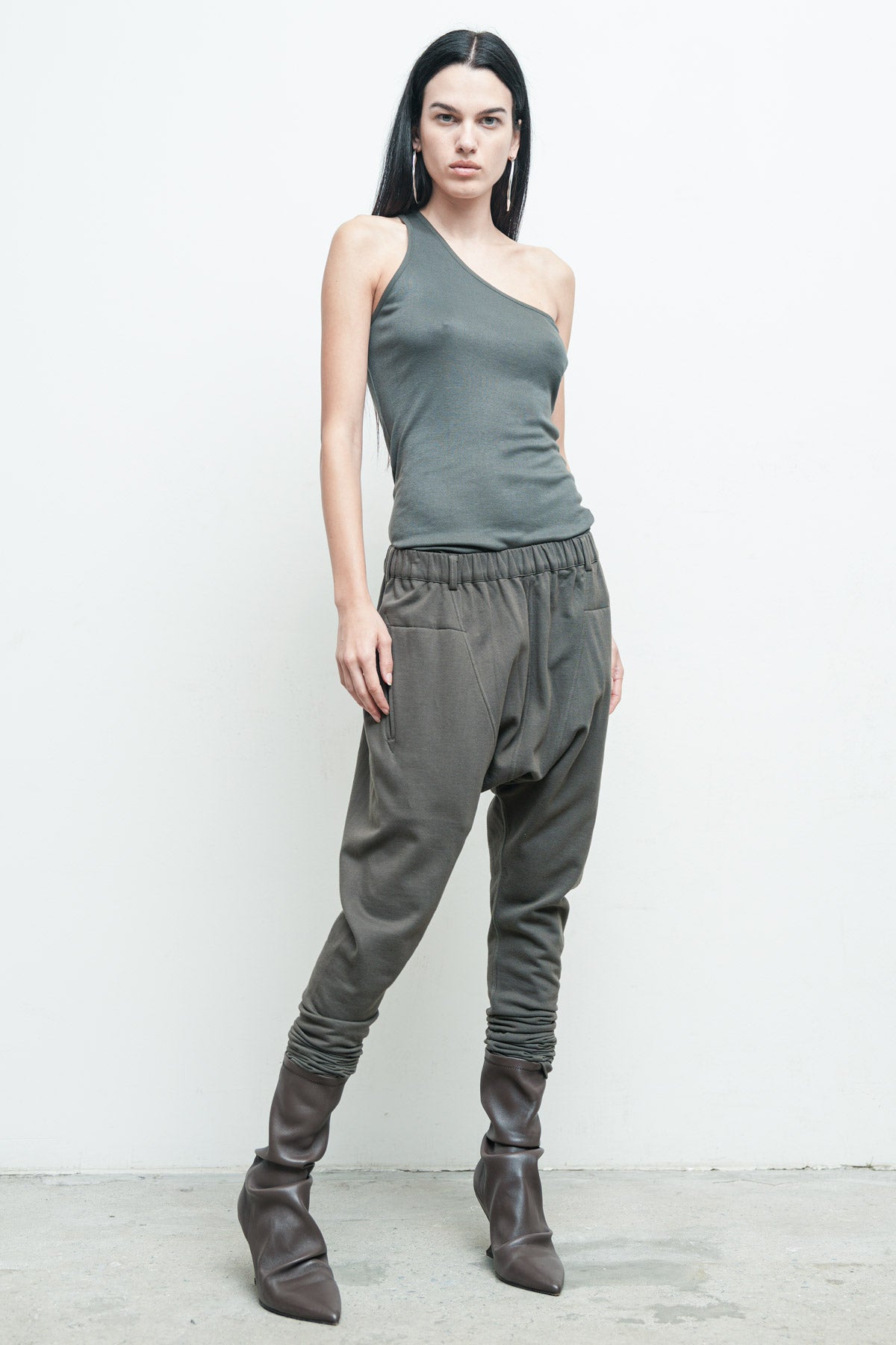 files/NicholasK-K-322-SmithTank-Ink-P-308A-VidalPant-Ink-07.jpg