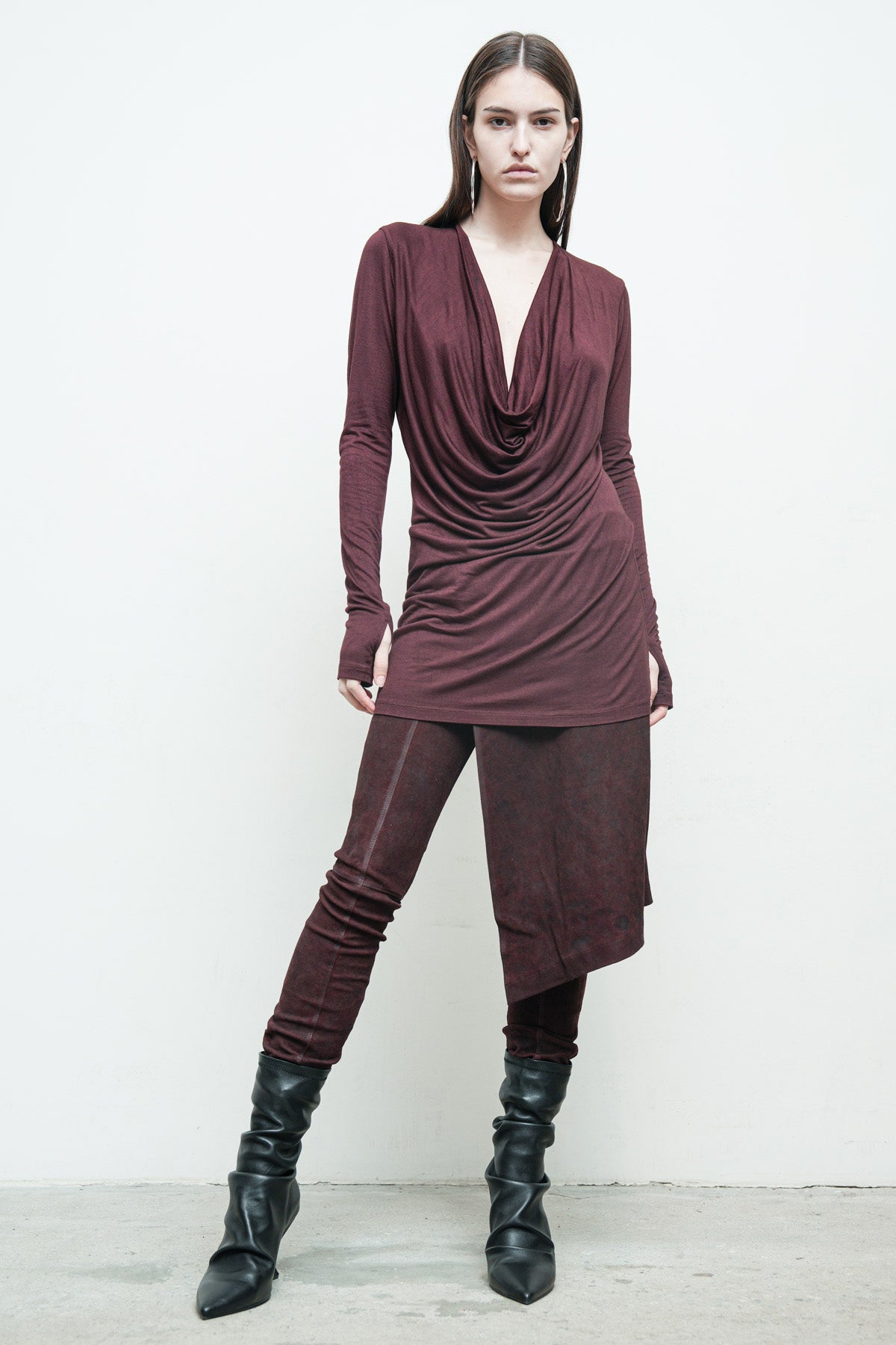 files/NicholasK-K-374-DiemT-Burgundy-03.jpg