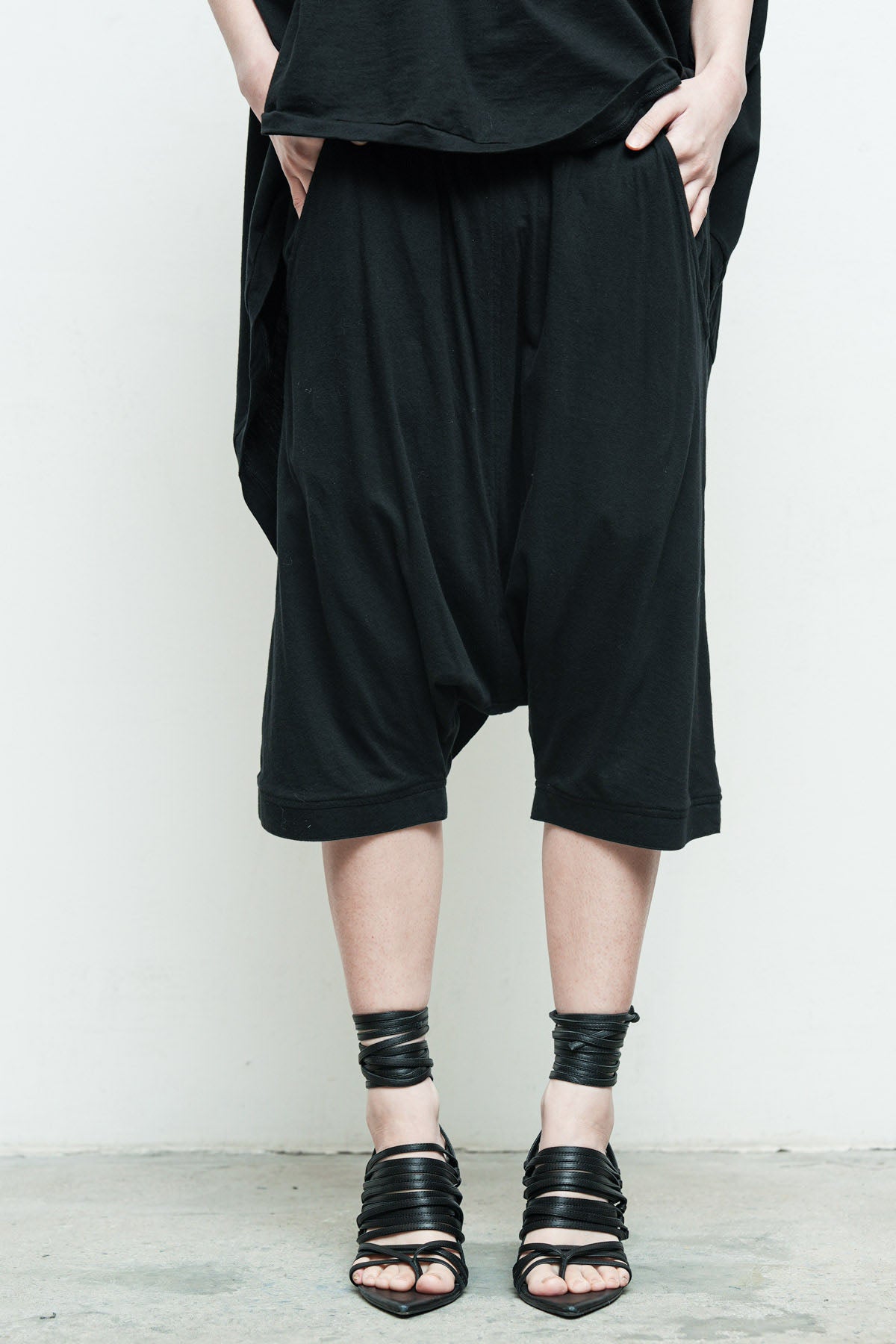 files/NicholasK-K-385-SeriusSLeeveless-Black-P-338B-MillaShort-Black-04_ecee8f7a-ae65-48b3-9056-a4bf358a7663.jpg