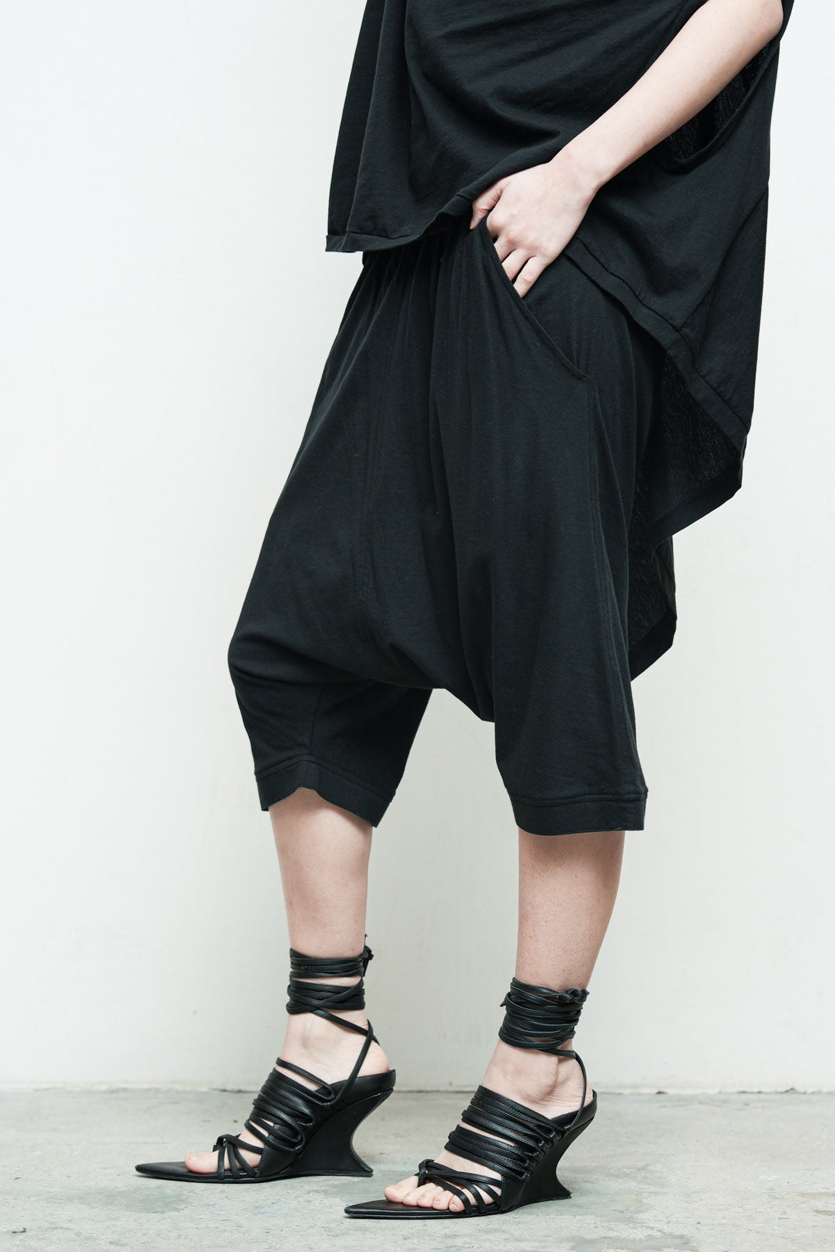 files/NicholasK-K-385-SeriusSLeeveless-Black-P-338B-MillaShort-Black-06_b9709fa0-1697-46c9-9f36-dfa1833214b6.jpg