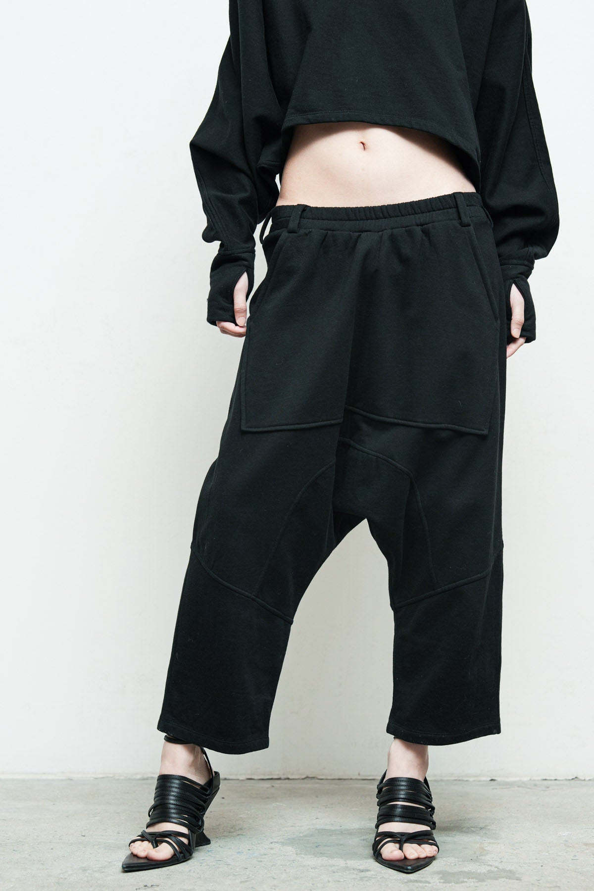 files/NicholasK-K-407-NoahSweat-Black-P-319B-AtticusPant-Black-04.jpg