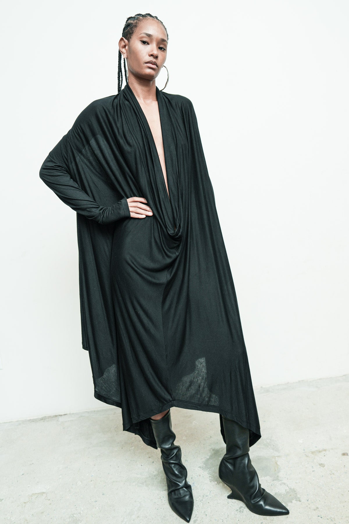 files/NicholasK-K-412-SeriusTDress-Black-06.jpg