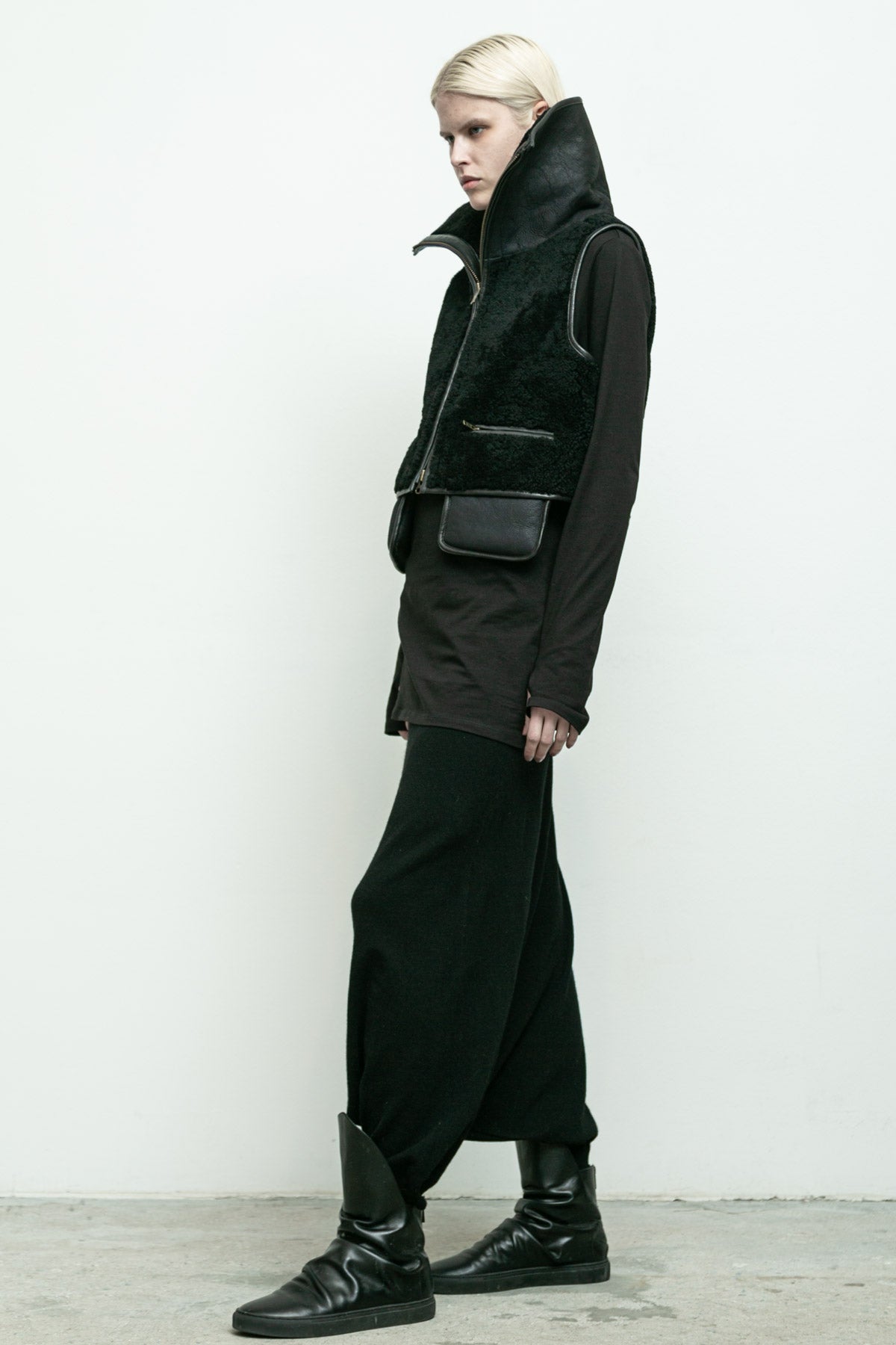 files/NicholasK-O-401-HimalayaCrop-Black-02.jpg