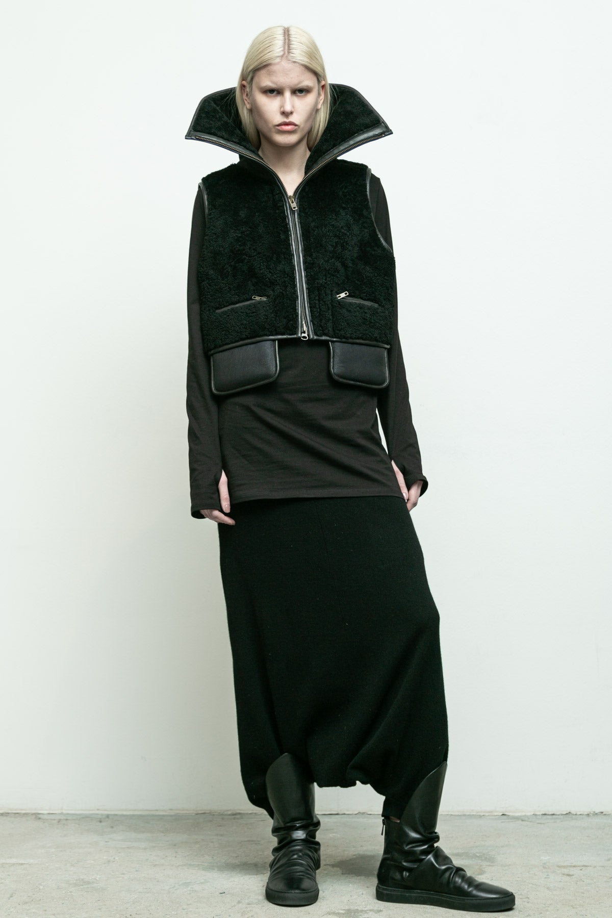 files/NicholasK-O-401-HimalayaCrop-Black-05.jpg