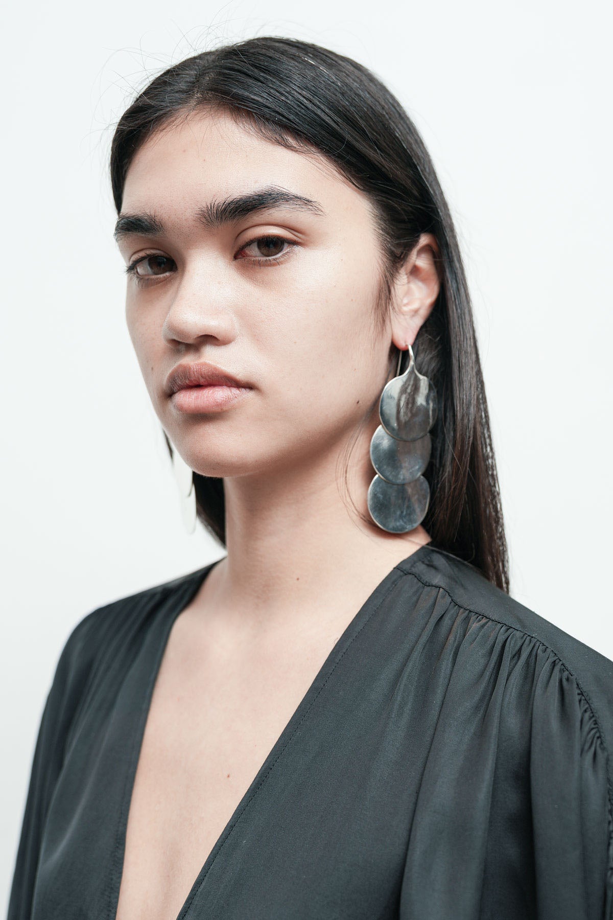files/NicholasK-OkhotEarrings-Silver-04.jpg