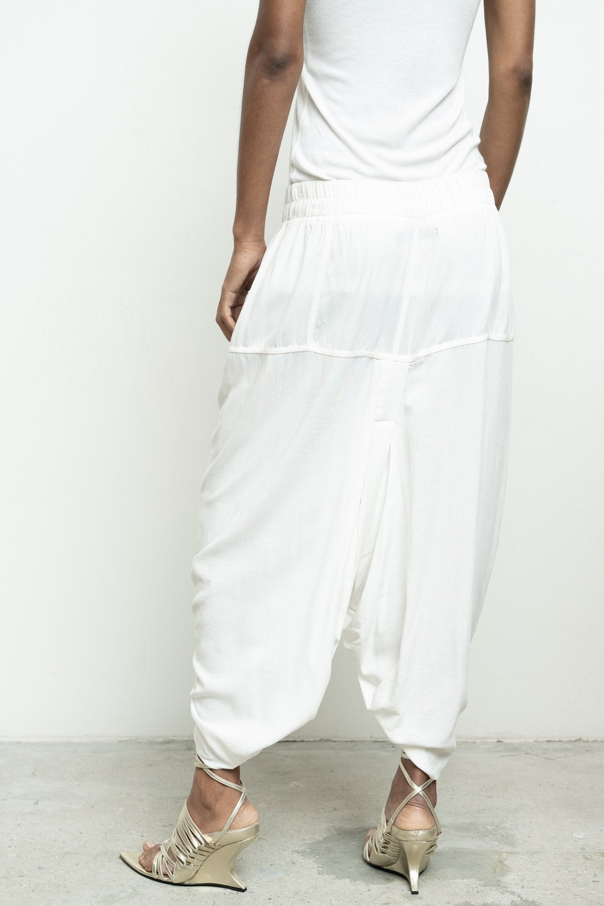 files/NicholasK-P-272D-OttomanPants-OffWhite-05.jpg