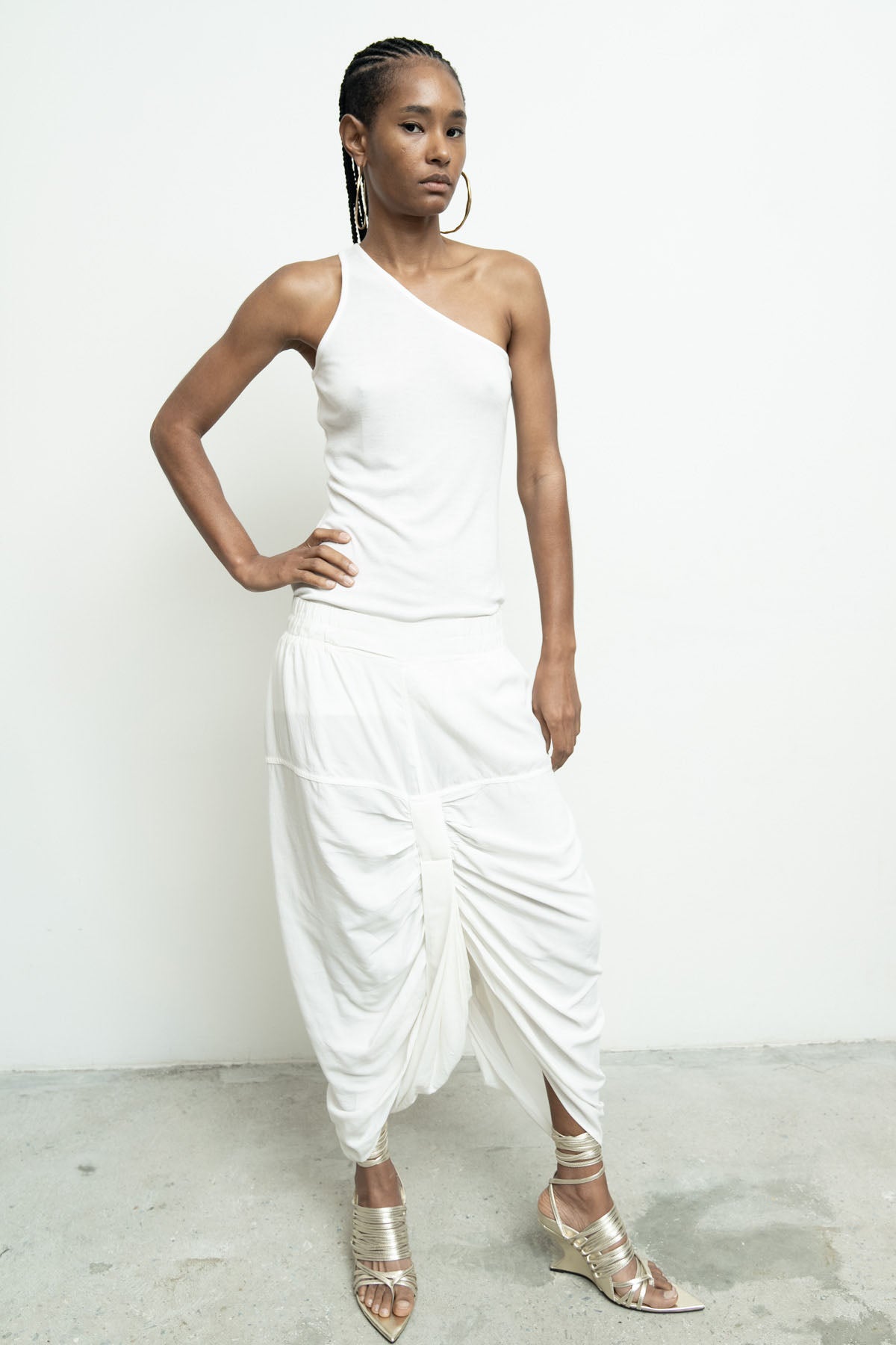 files/NicholasK-P-272D-OttomanPants-OffWhite-08.jpg