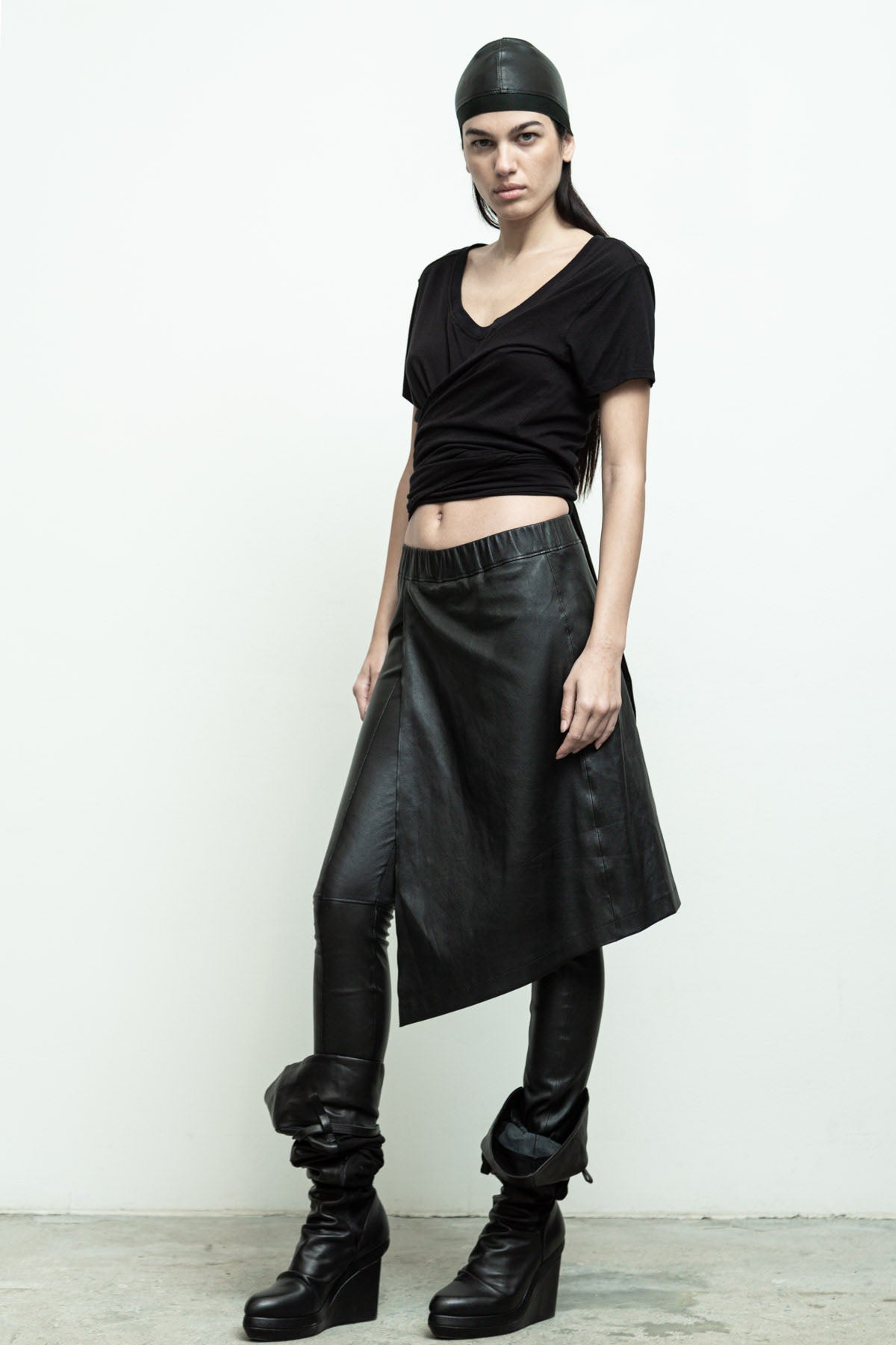 files/NicholasK-P-305-RemiLegging-Black-05.jpg