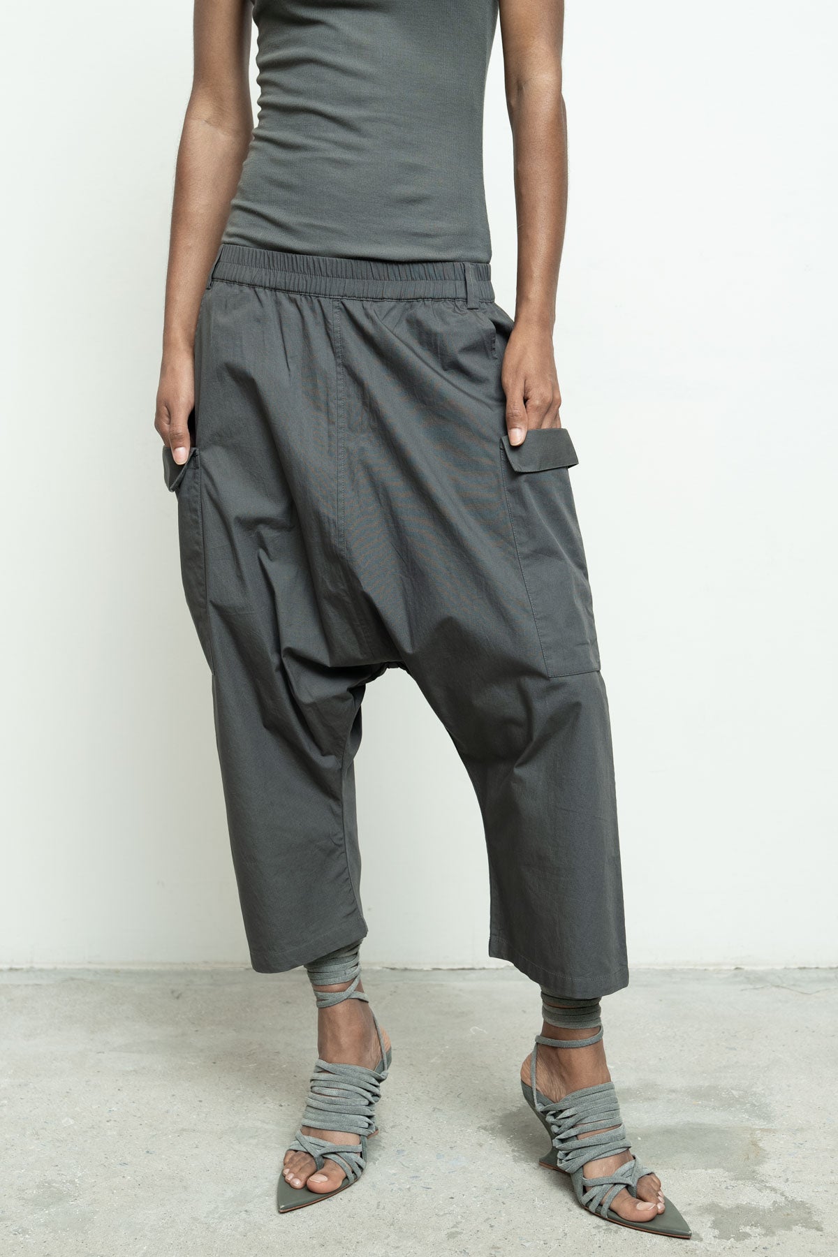 files/NicholasK-P-309B-MalibuPant-Slate-03.jpg