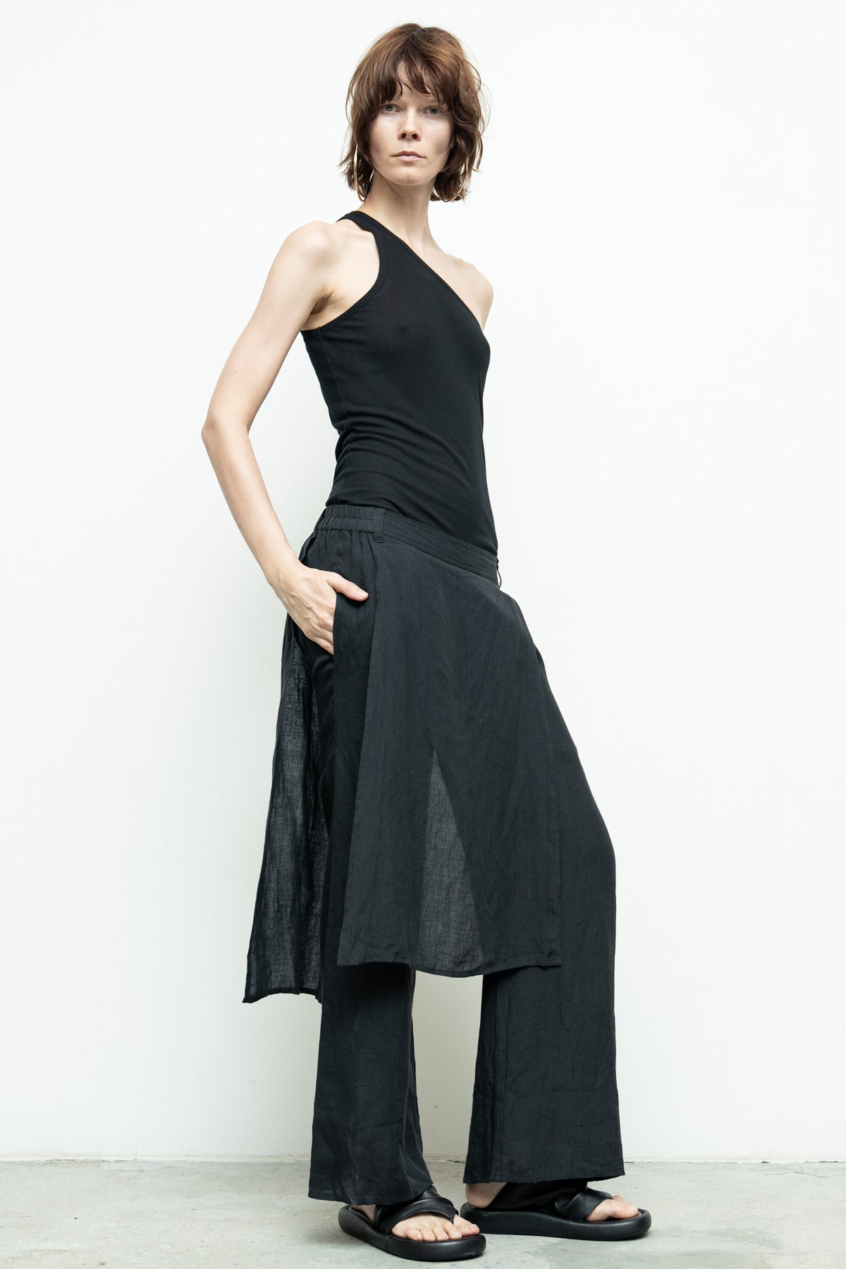 files/NicholasK-P-333-ZeniaPant-Black-01.jpg