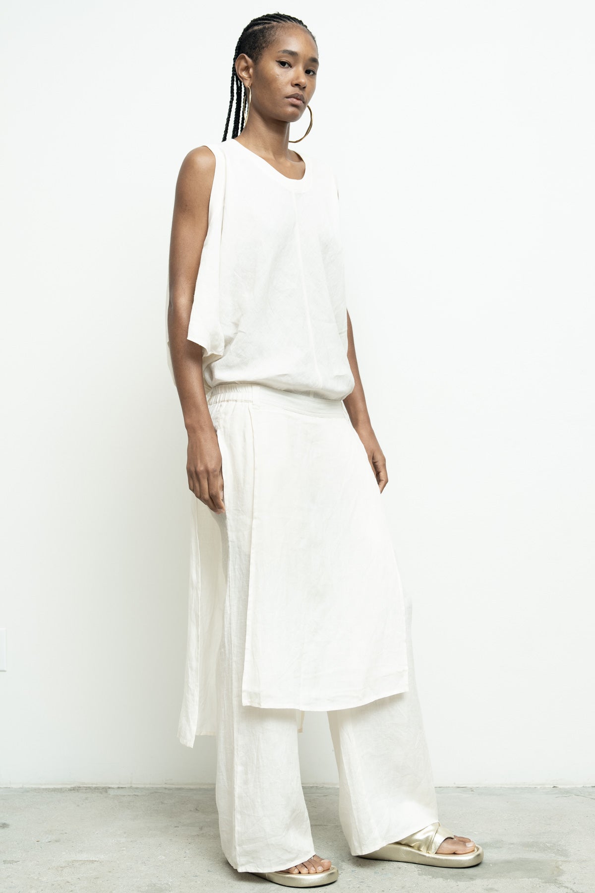 files/NicholasK-P-333-ZeniaPant-OffWhite-02.jpg