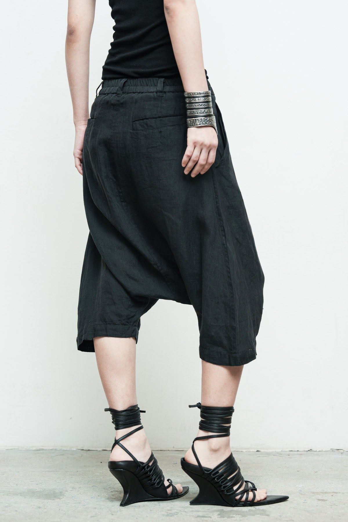 files/NicholasK-P-338-MillaShort-Black-09.jpg