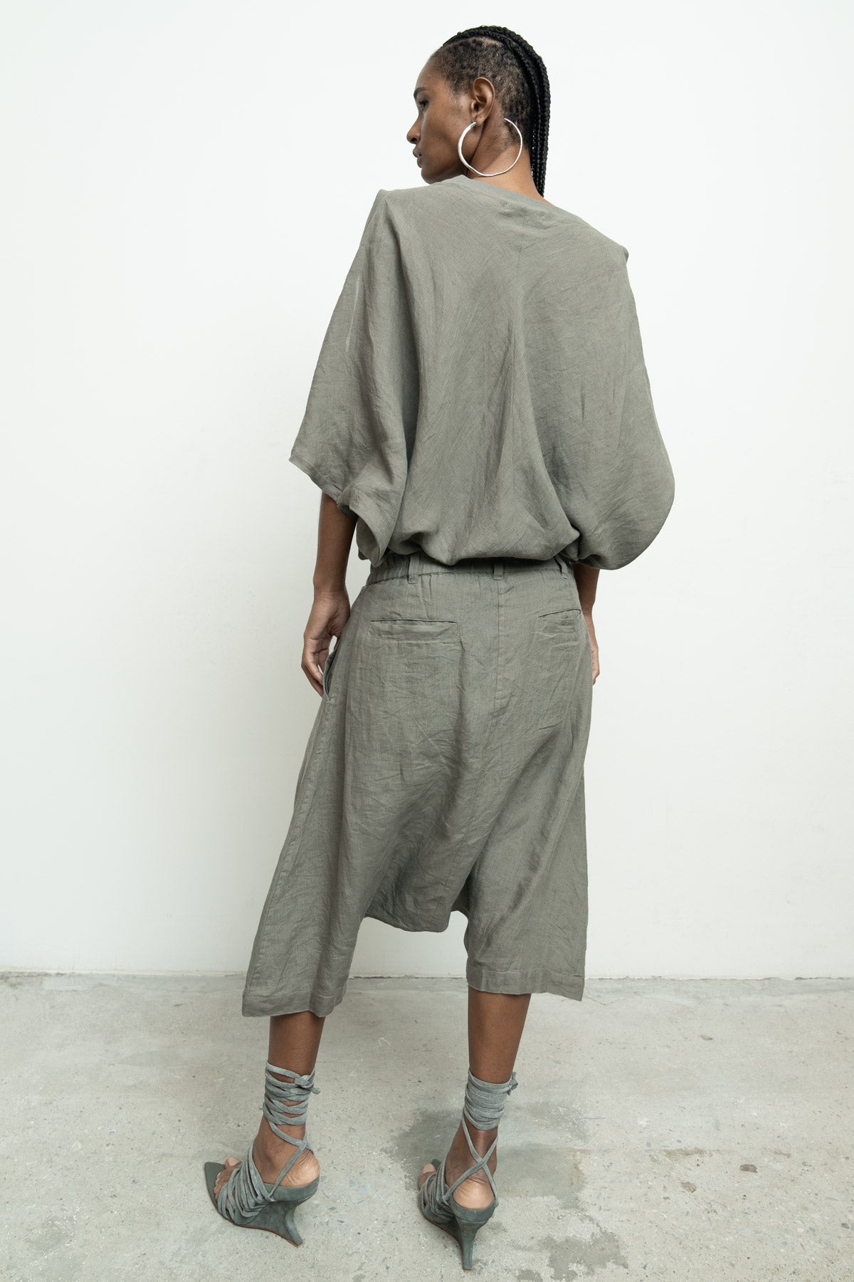 files/NicholasK-P-338A-MillaShort-Slate-04.jpg