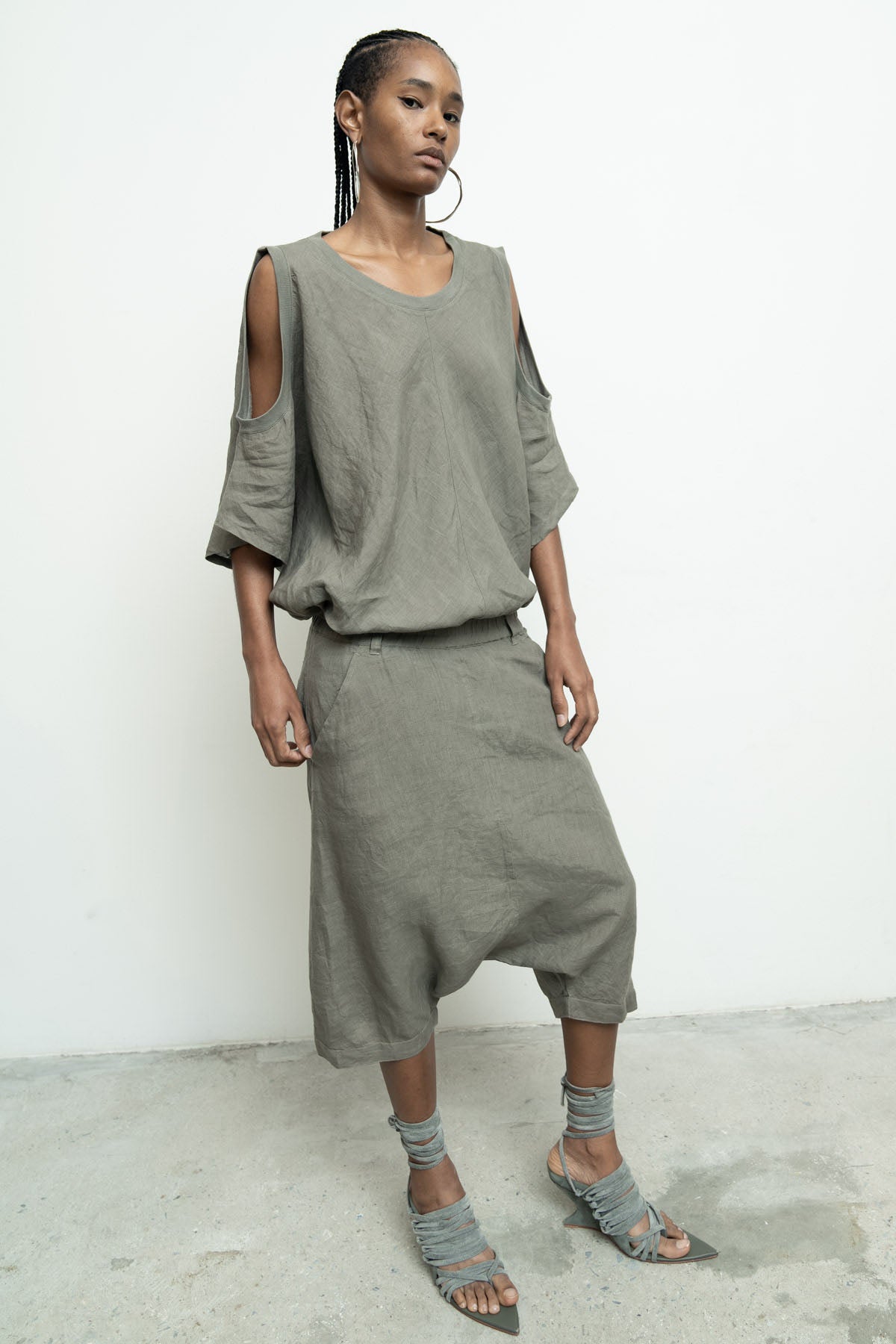 files/NicholasK-P-338A-MillaShort-Slate-06.jpg