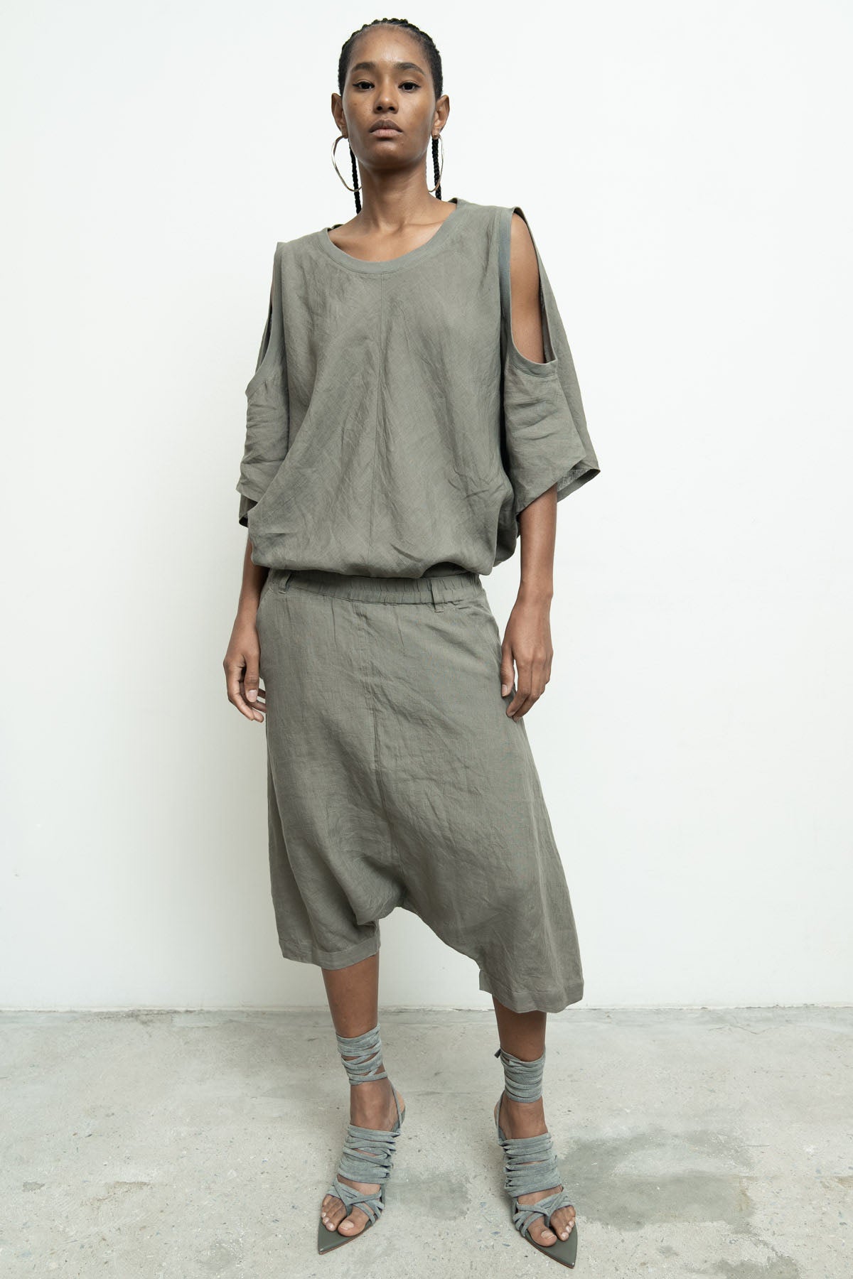 files/NicholasK-P-338A-MillaShort-Slate-07.jpg