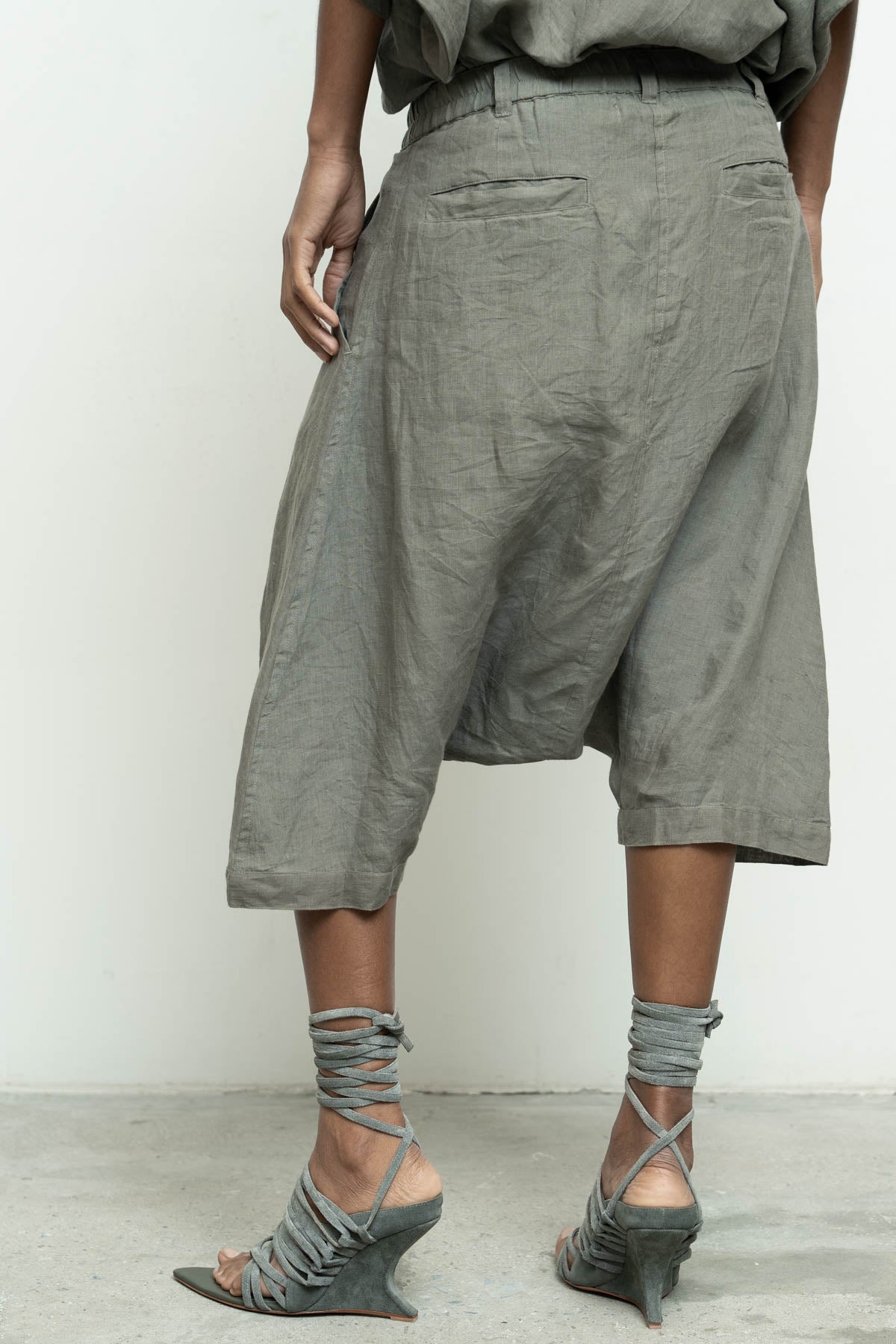files/NicholasK-P-338A-MillaShort-Slate-08.jpg