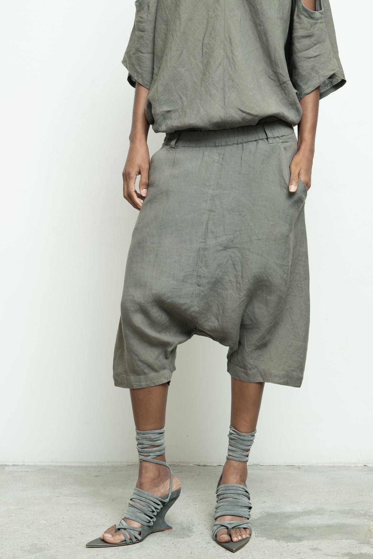 files/NicholasK-P-338A-MillaShort-Slate-09.jpg