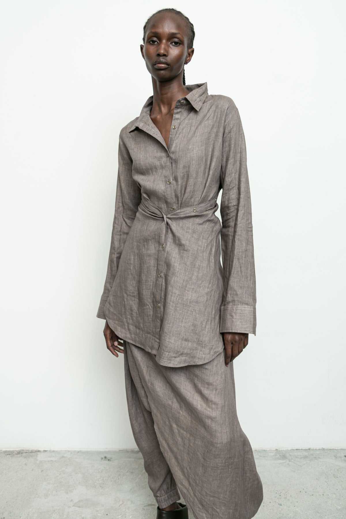files/NicholasK-S-322A-WillowShirt-Taupe-01.jpg