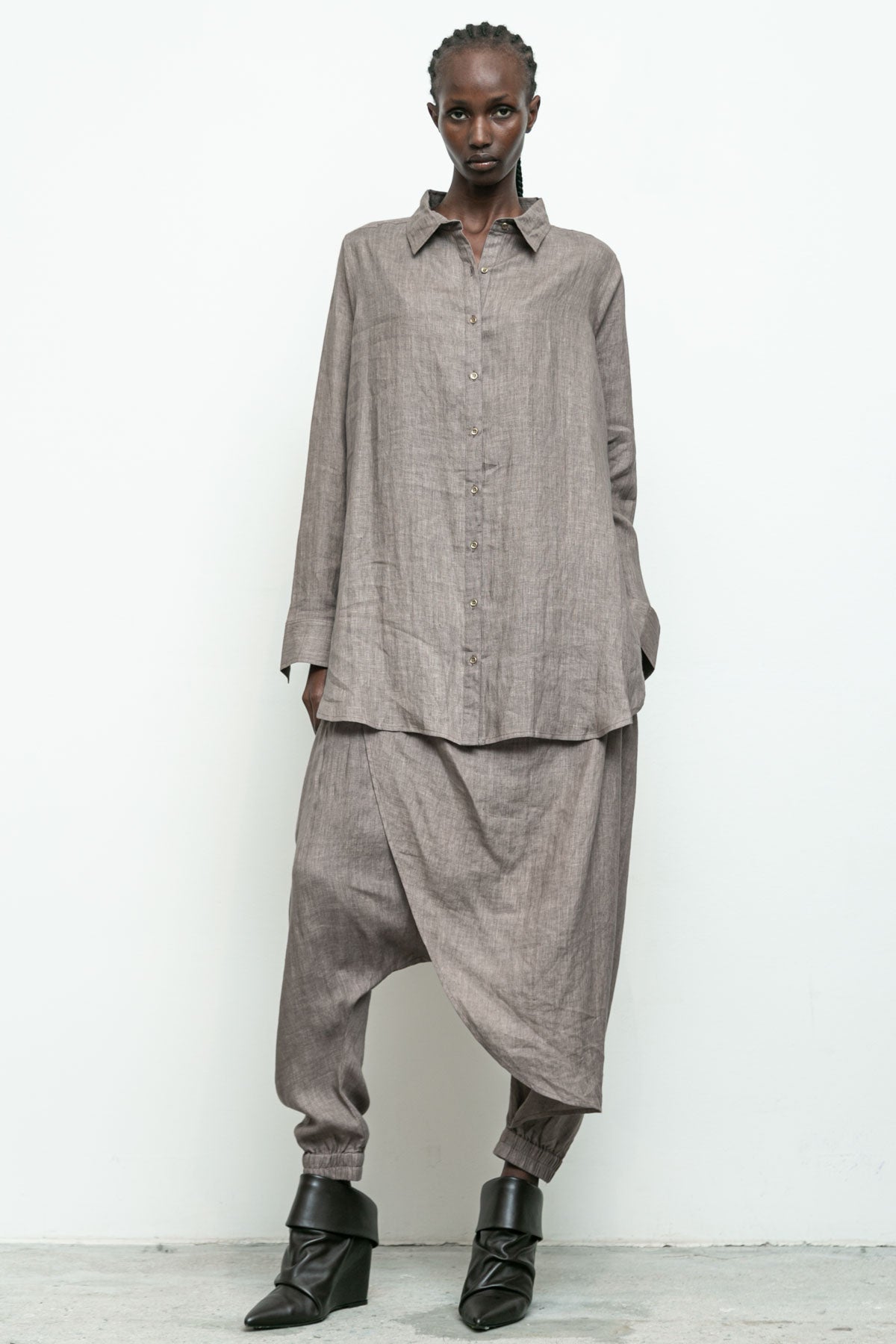 files/NicholasK-S-322A-WillowShirt-Taupe-02.jpg