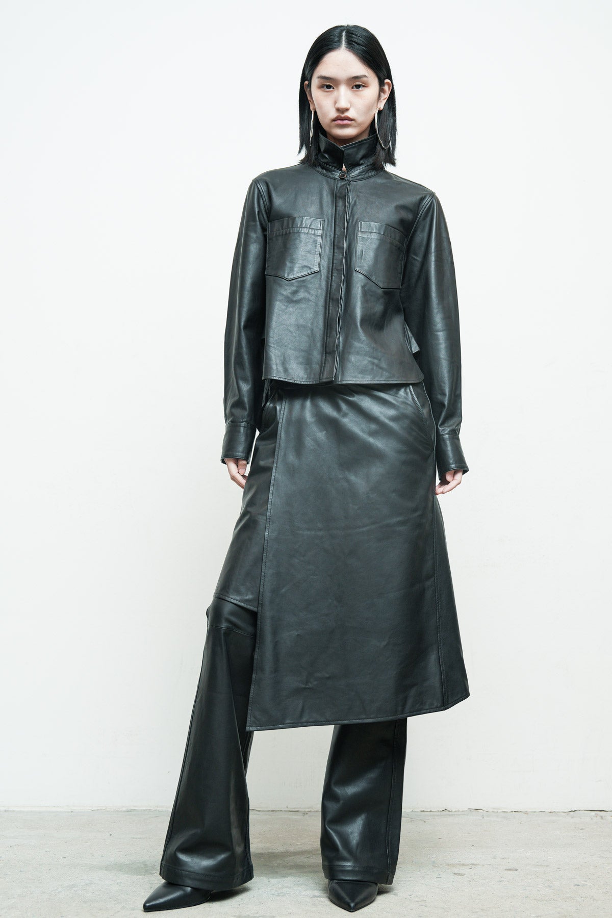 files/NicholasK-S-343B-FreyjaShirt-Black-01.jpg