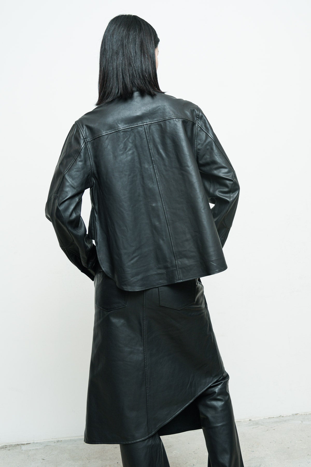 files/NicholasK-S-343B-FreyjaShirt-Black-03.jpg