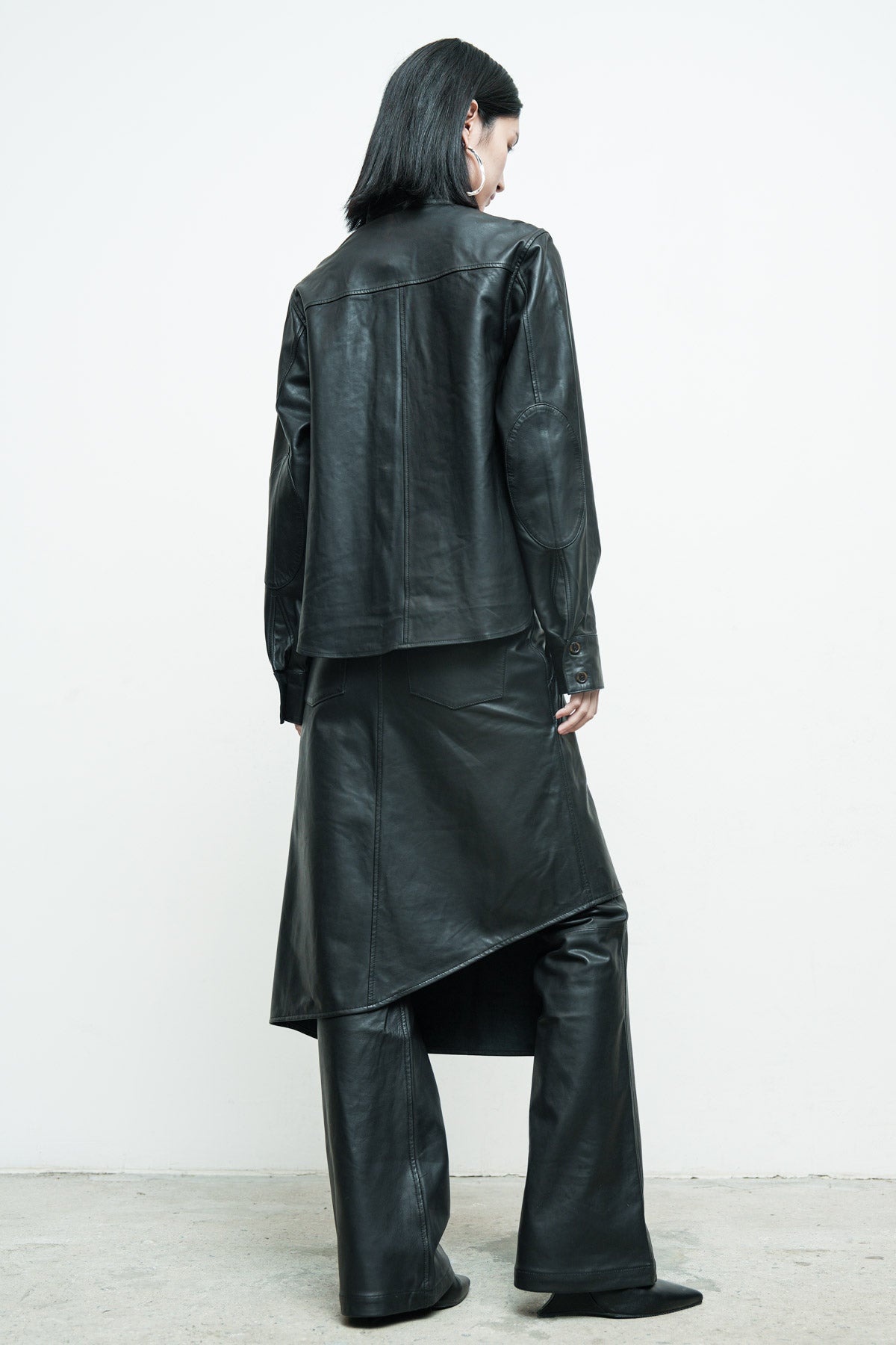 files/NicholasK-S-343B-FreyjaShirt-Black-08.jpg