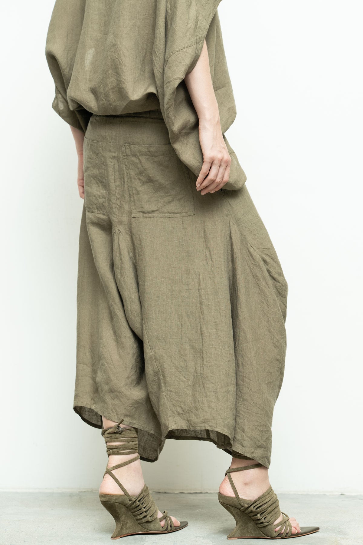 files/NicholasK-S-348-BoraShirt-Dune-P-330-BoraPant-Dune-03.jpg