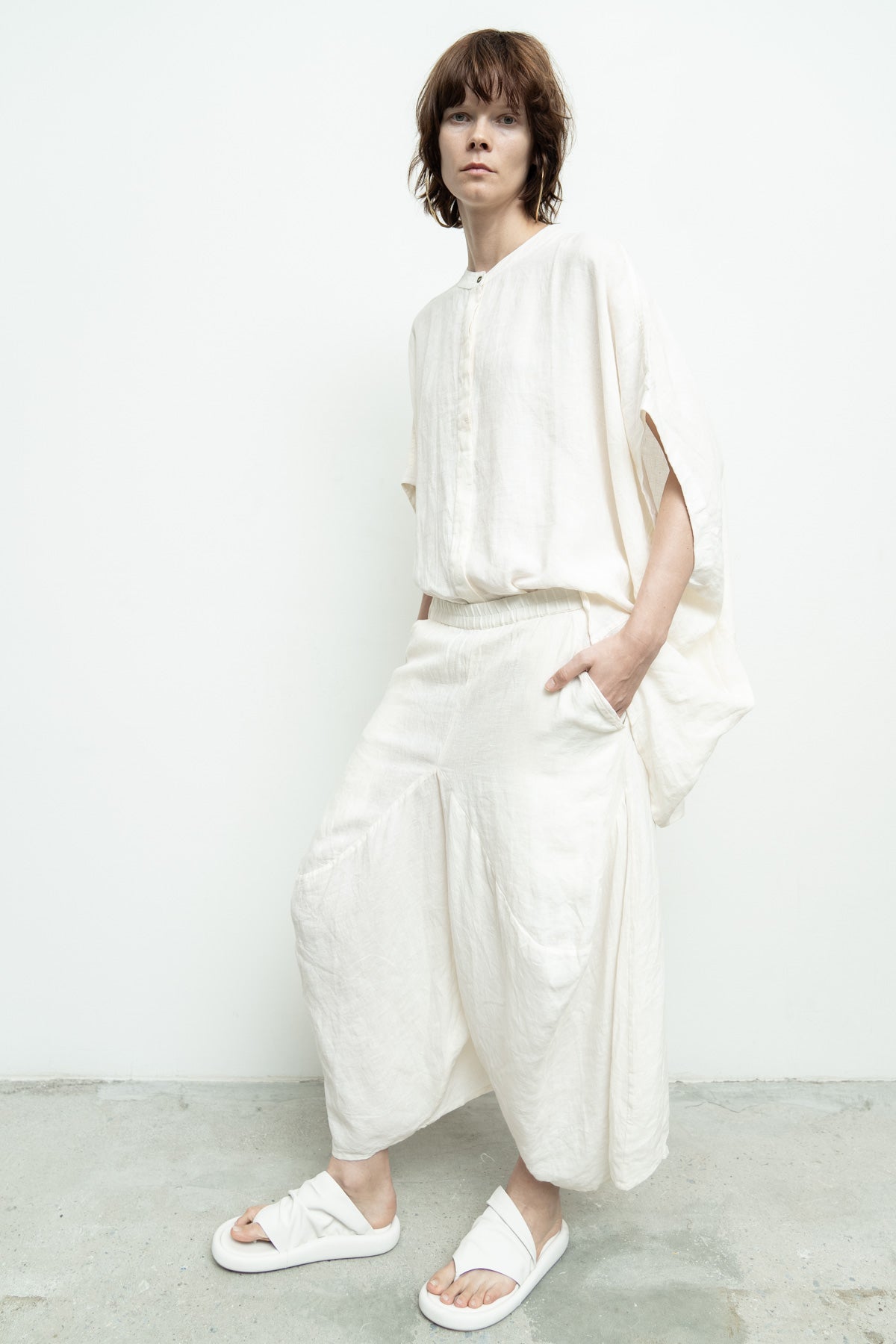 files/NicholasK-S-348-BoraShirt-OffWhite-P-330-BoraPant-OffWhite-O-438A-KilmerJacket-OffWhite-02.jpg