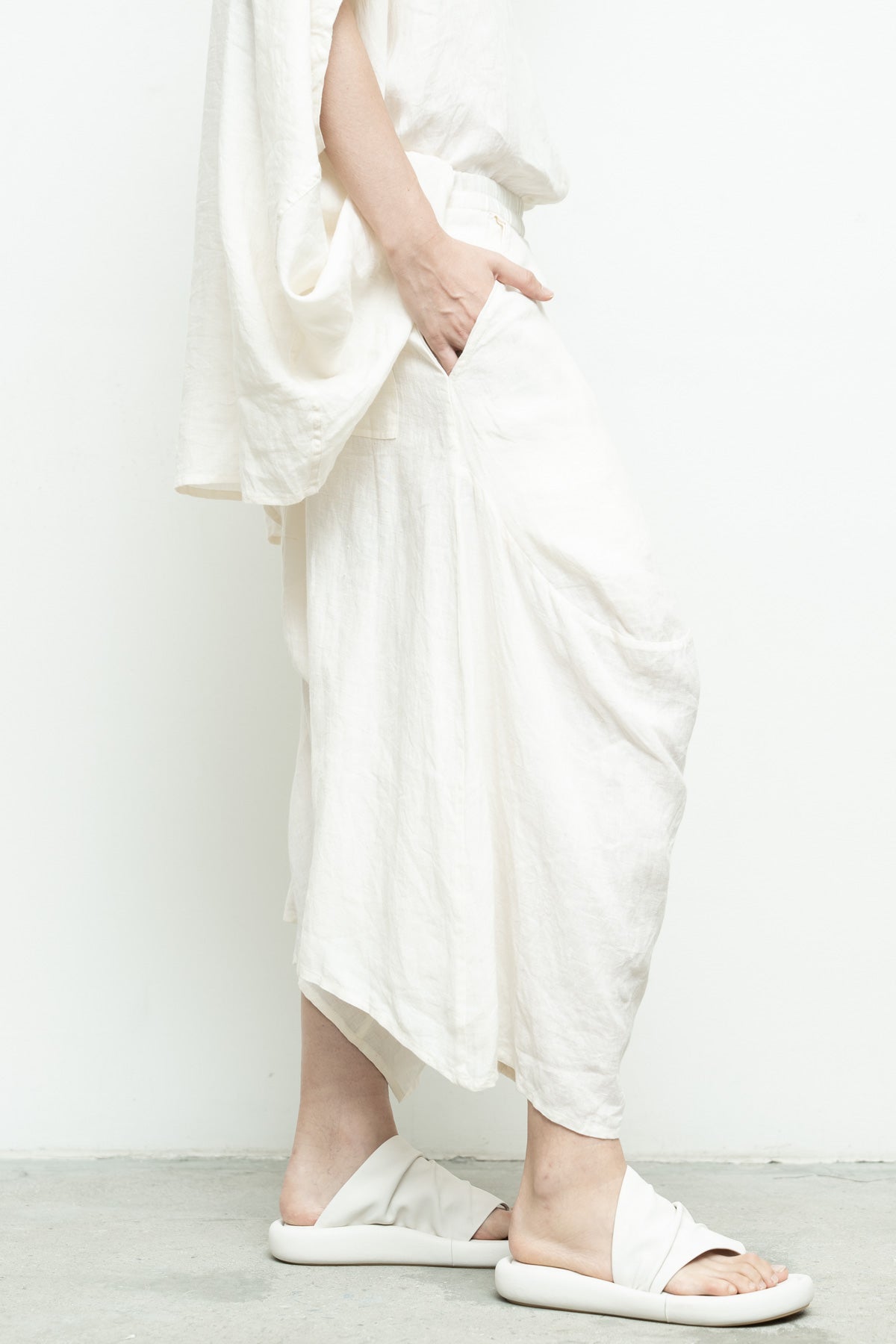 files/NicholasK-S-348-BoraShirt-OffWhite-P-330-BoraPant-OffWhite-O-438A-KilmerJacket-OffWhite-09.jpg