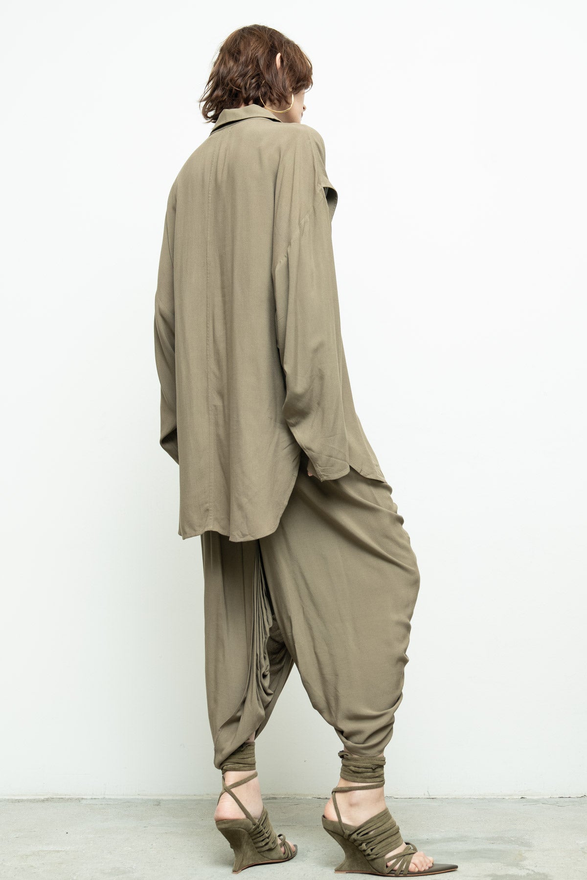 files/NicholasK-S-350-KillanShirt-Dune-04.jpg