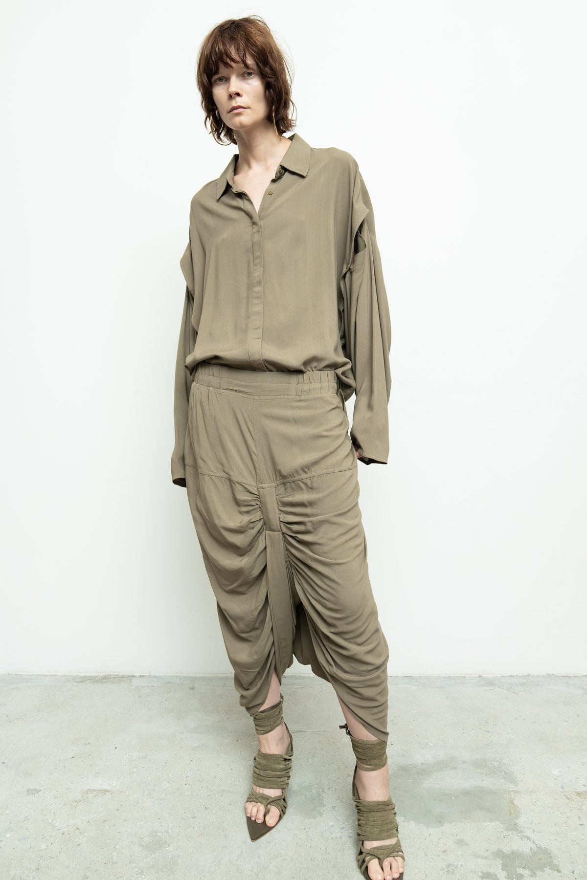 files/NicholasK-S-350-KillanShirt-Dune-P-272D-OttomanPant-Dune-03.jpg