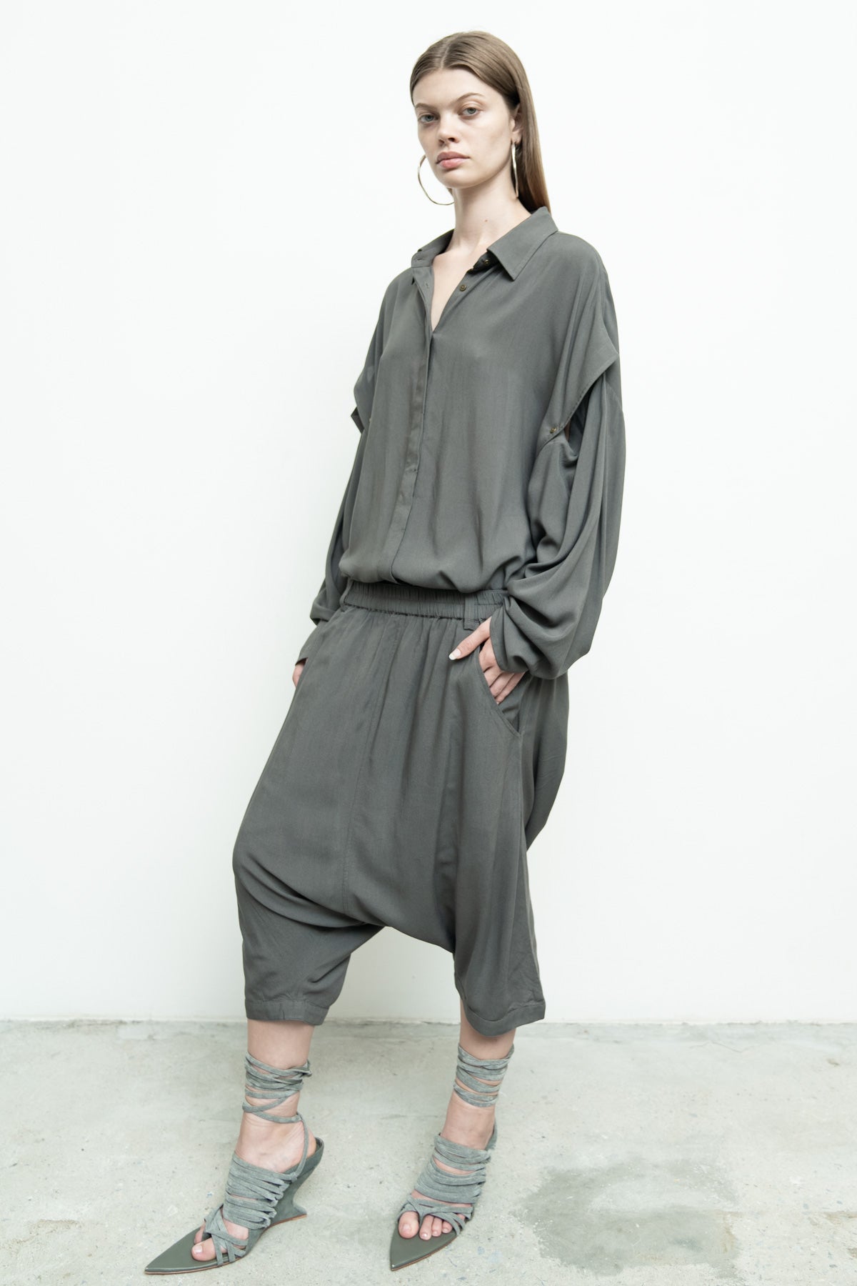 files/NicholasK-S-350-KillanShirt-Slate-P-338C-MillaShort-Slate-A-081AWO-Slate-03_c9841404-e97b-4d1b-b96b-91925f95f38f.jpg