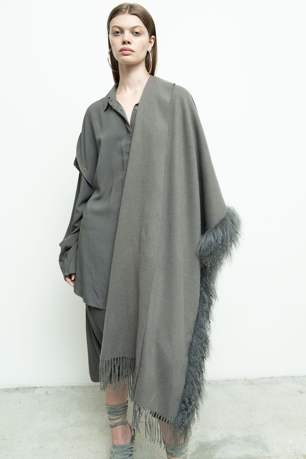 files/NicholasK-S-350-KillanShirt-Slate-P-338C-MillaShort-Slate-A-081AWO-Slate-07.jpg