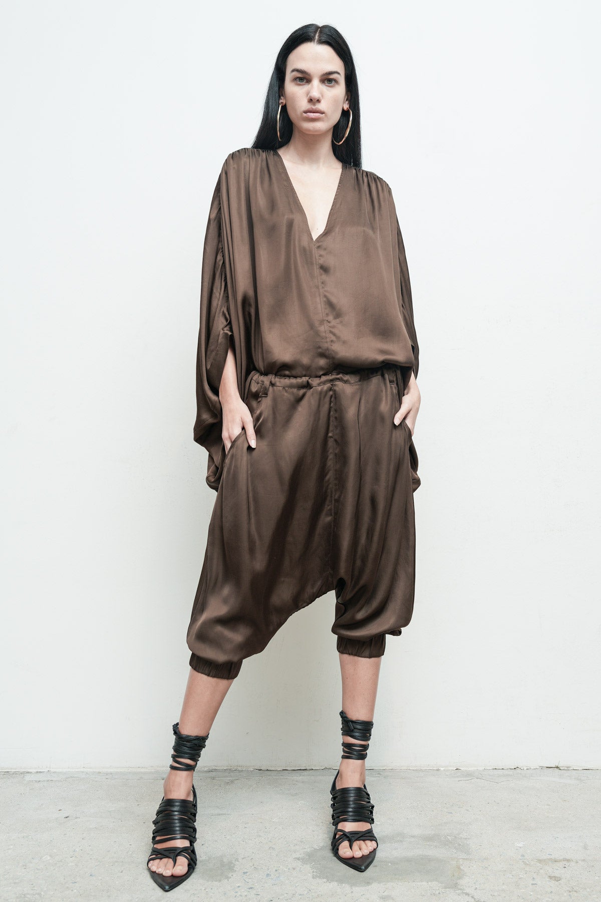 files/NicholasK-S-353A-RiverShirt-Fern-P-298D-JehanPant-Fern-02.jpg